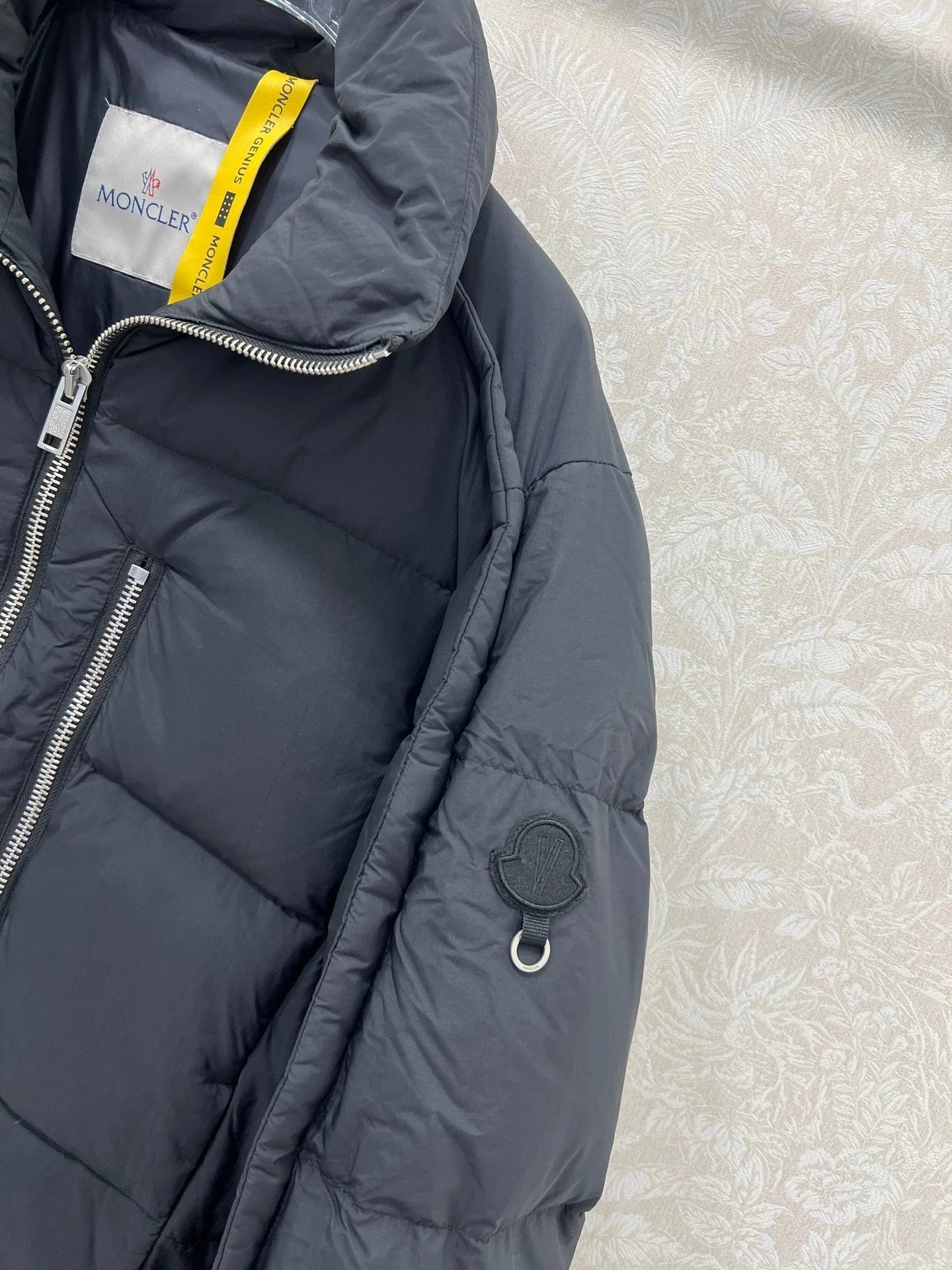 MONCLER 25S JACKET IN BLACK 076