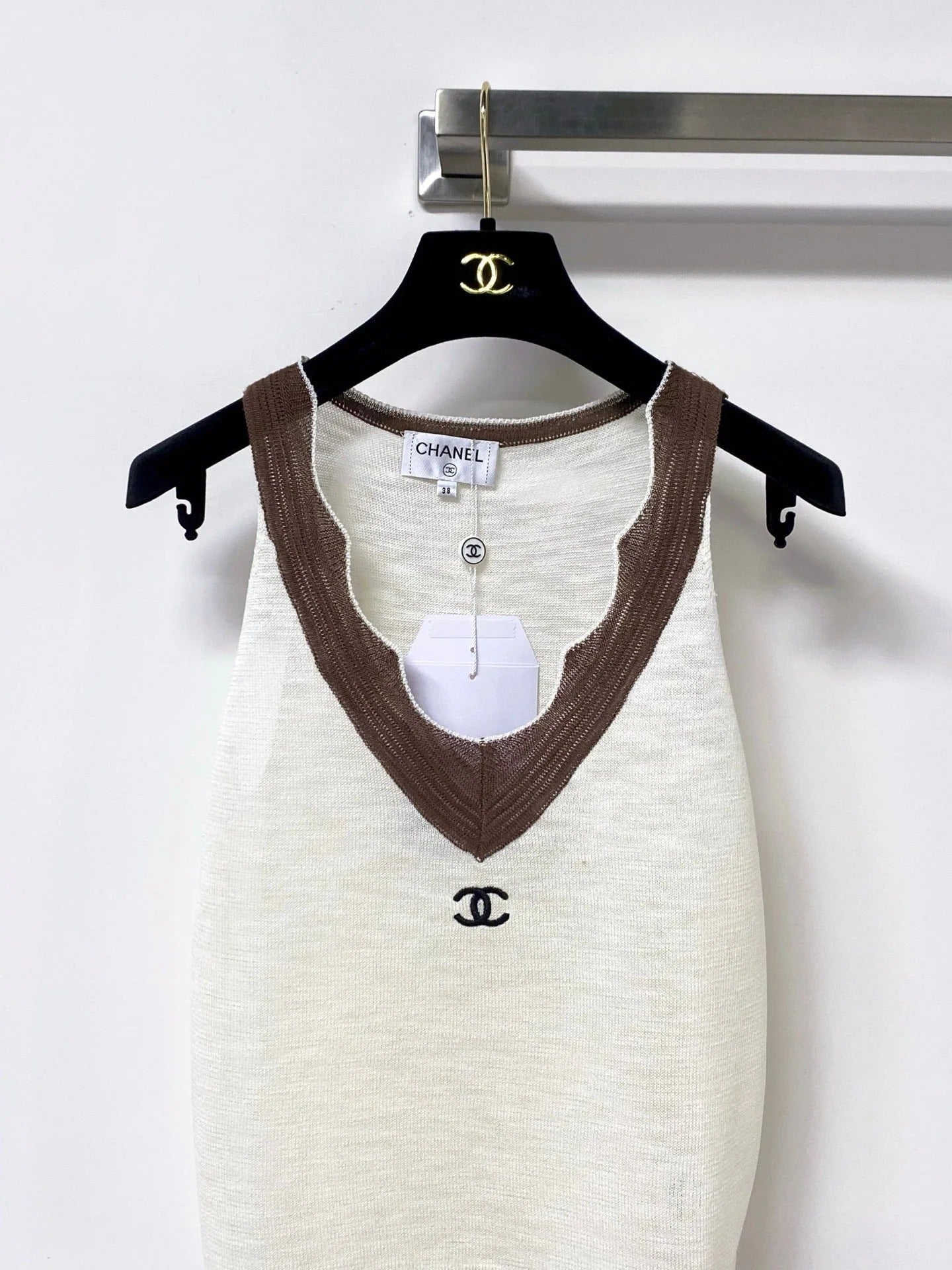 Chanel 2026 Knit Vest V-neck Wool Laine 449875