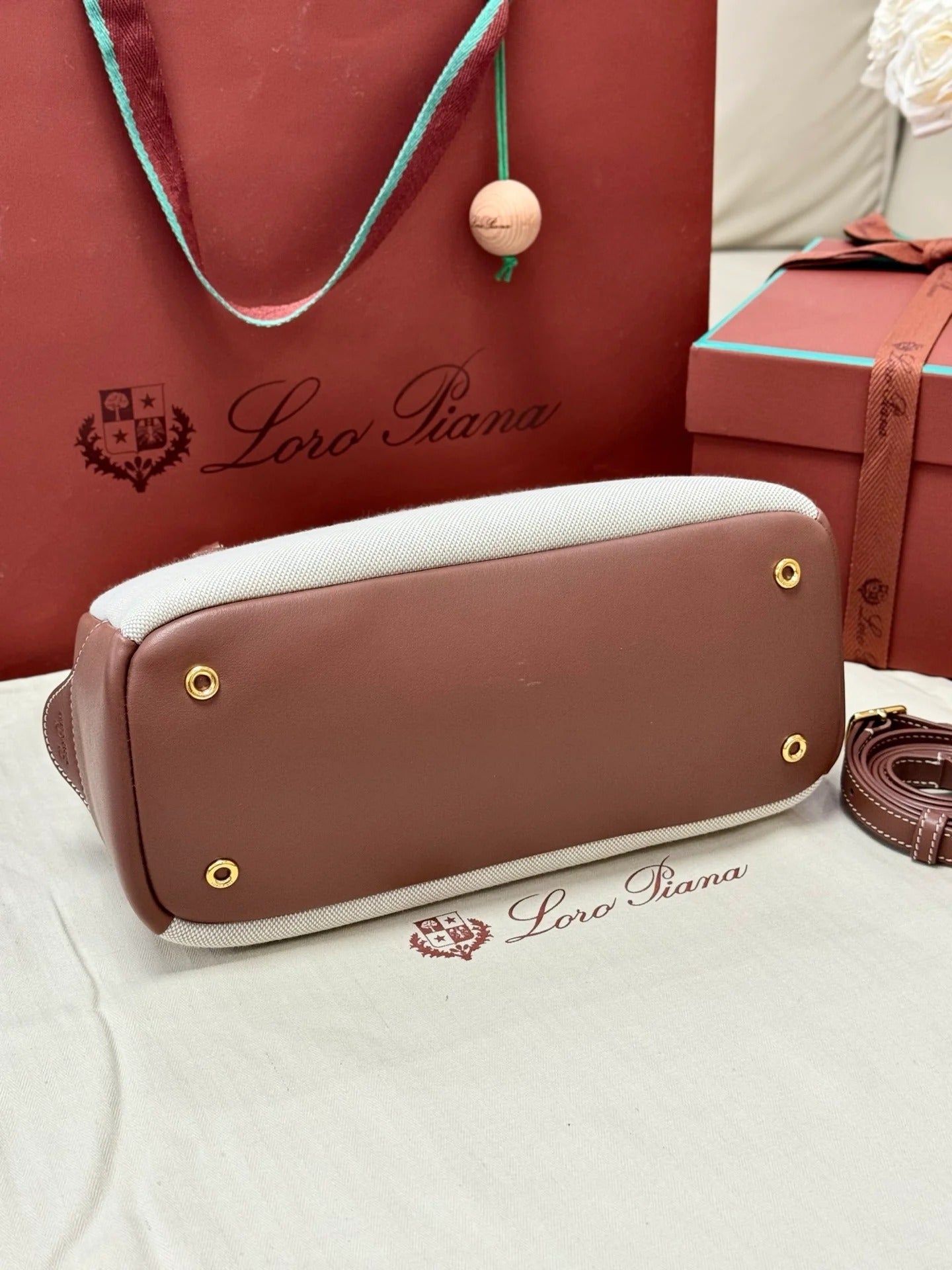 LP 2026 Needle Bag 31cm Natural/Caramel Sugar/Sun Gold Cotton Leather