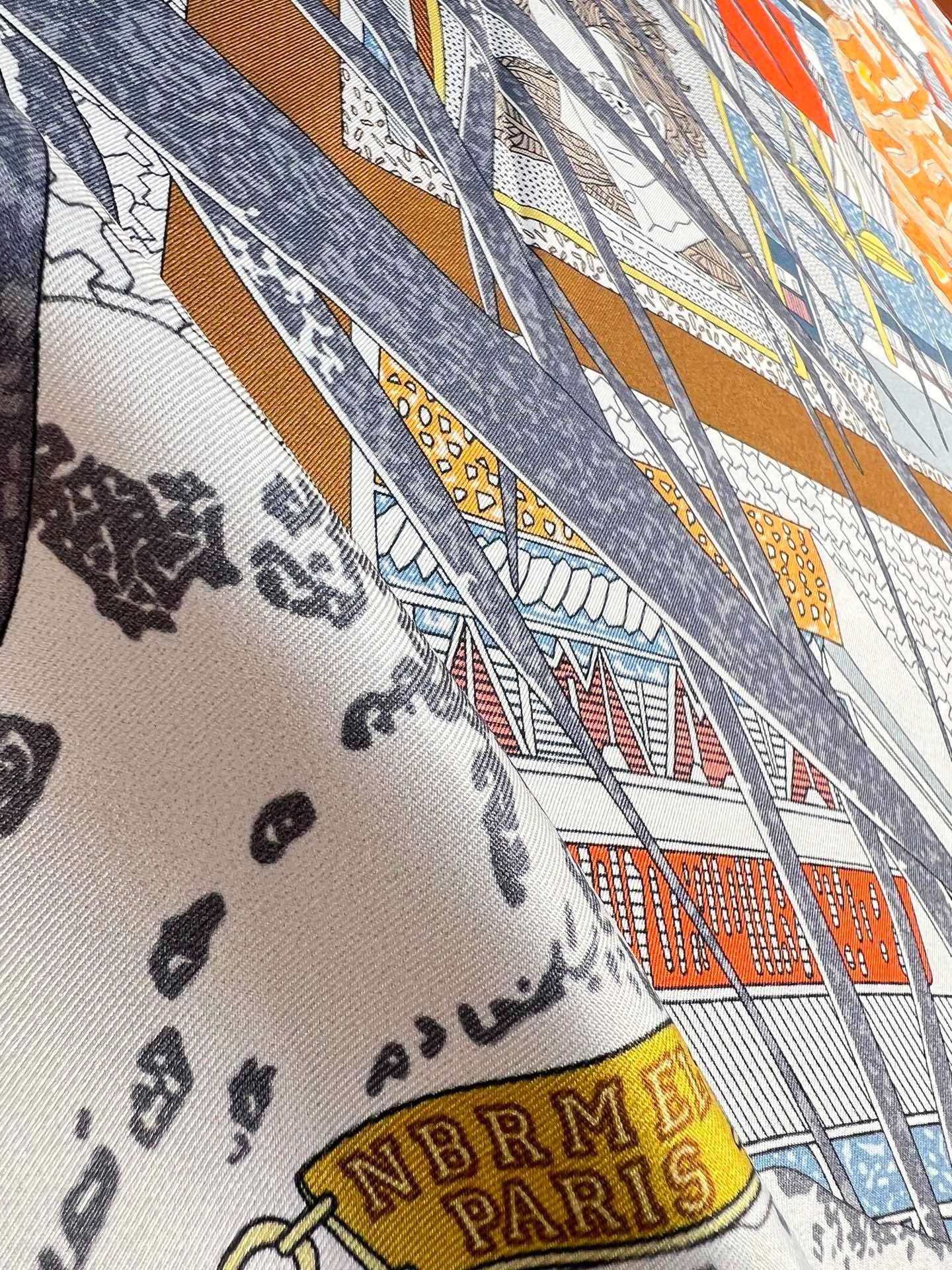 HM 26s Knitting Scarf 90 White Gray Colorful Mulberry Silk 148048