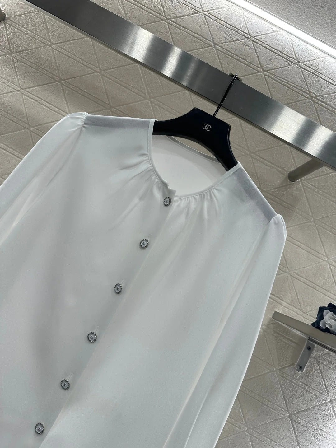 CHANEL 25S ROUND-NECK SHIRT 602