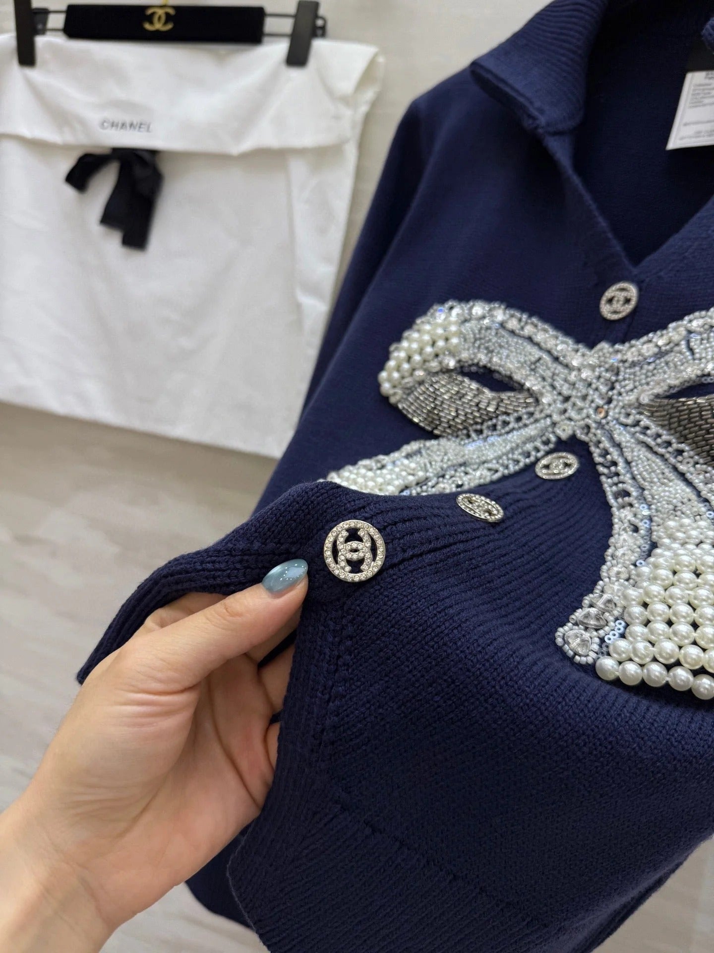 CHANEL 25S BOW EMBELLISHED KNITTED PULLOVER 274