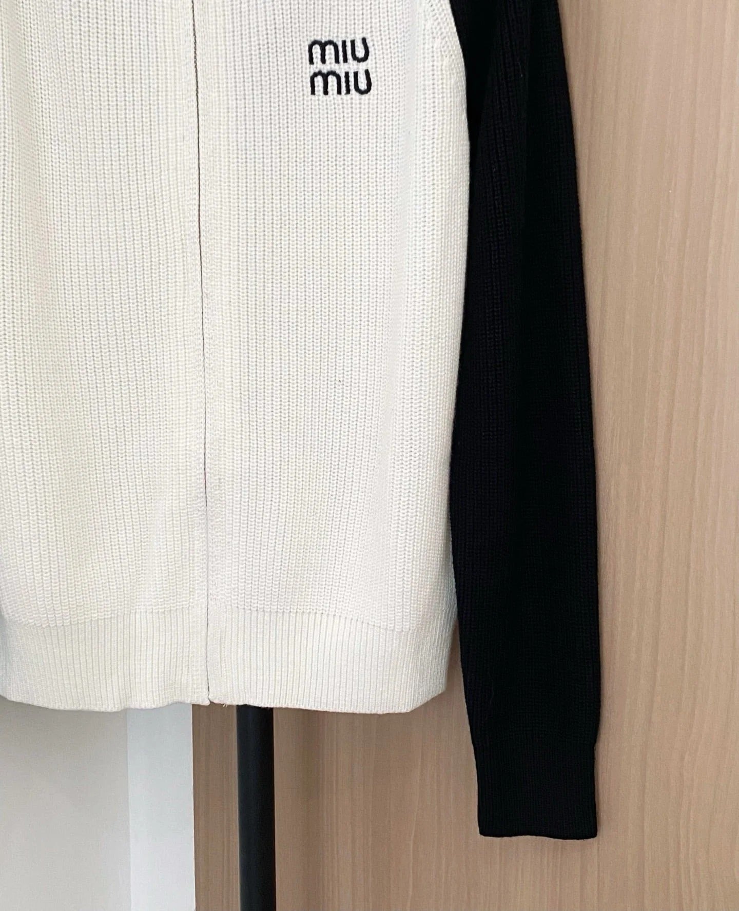 MIUMIU CARDIGAN STYLE 157