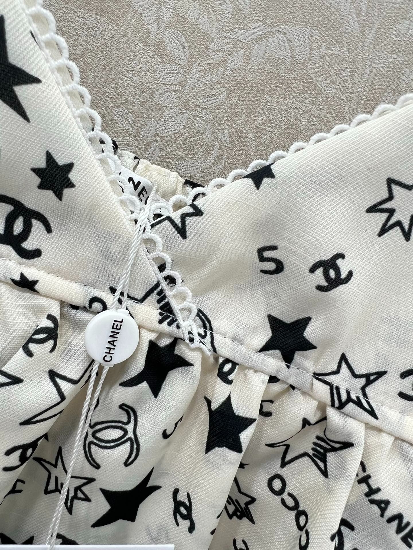 CHANEL SPAGHETTI STRAP TOP 275060