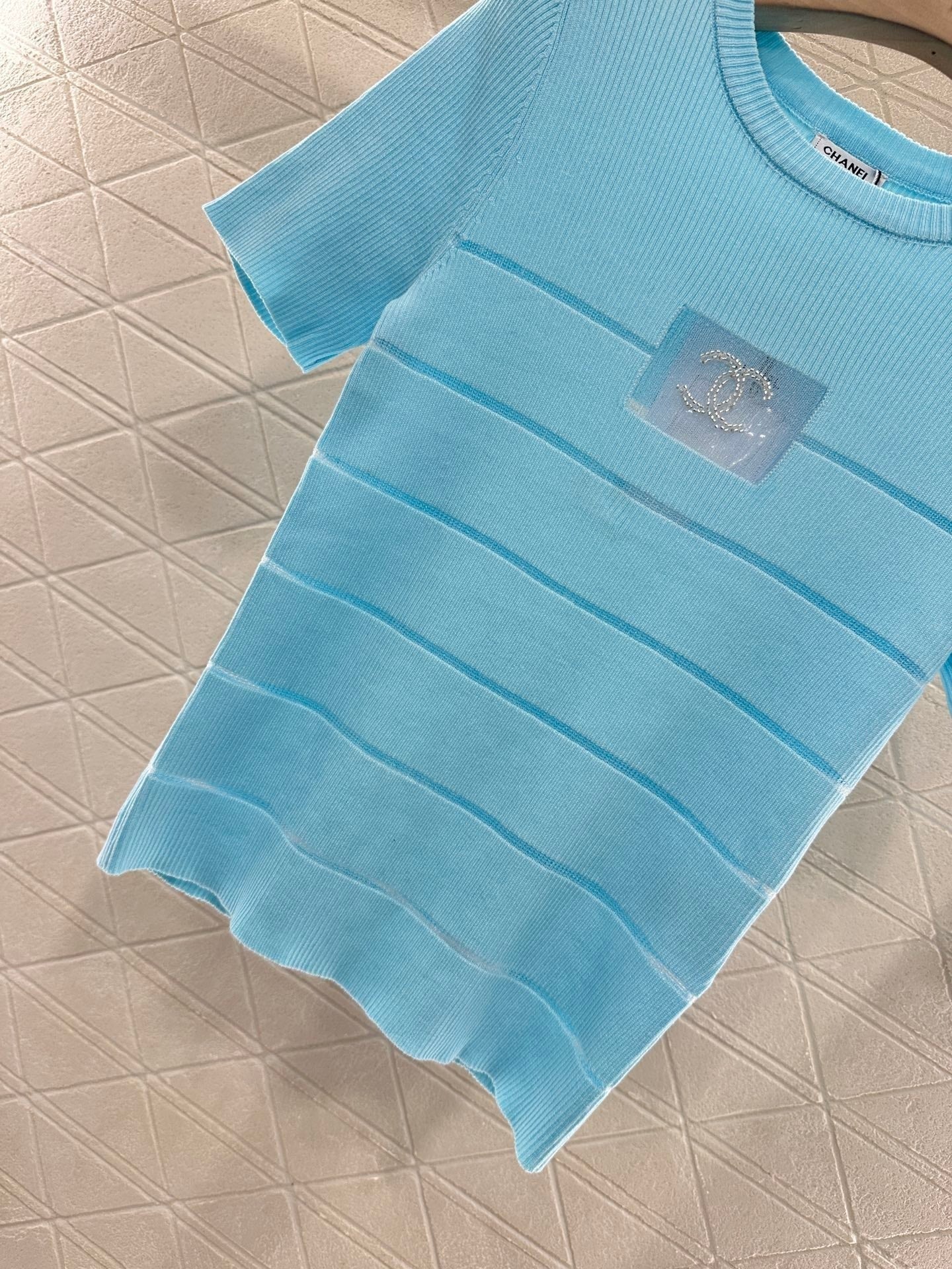 CHANEL FITTED SHORT-SLEEVE KNIT TOP 276494