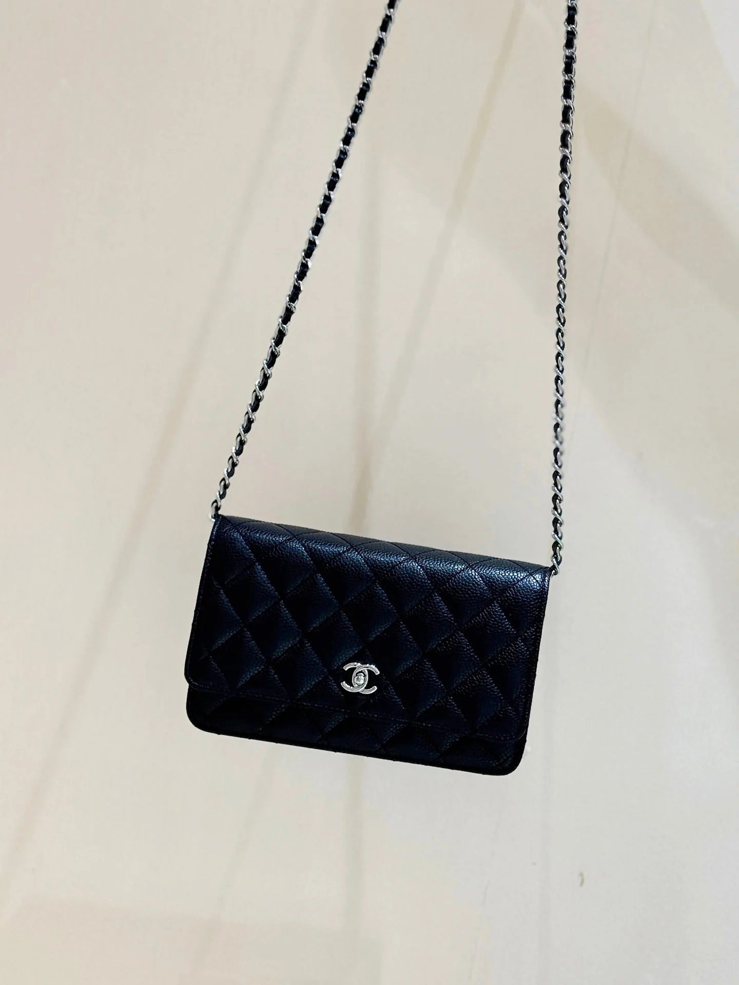 CHANEL 25S MINI FLAP BAG 19 IN BLACK CALFSKIN GOLD HARDWARE