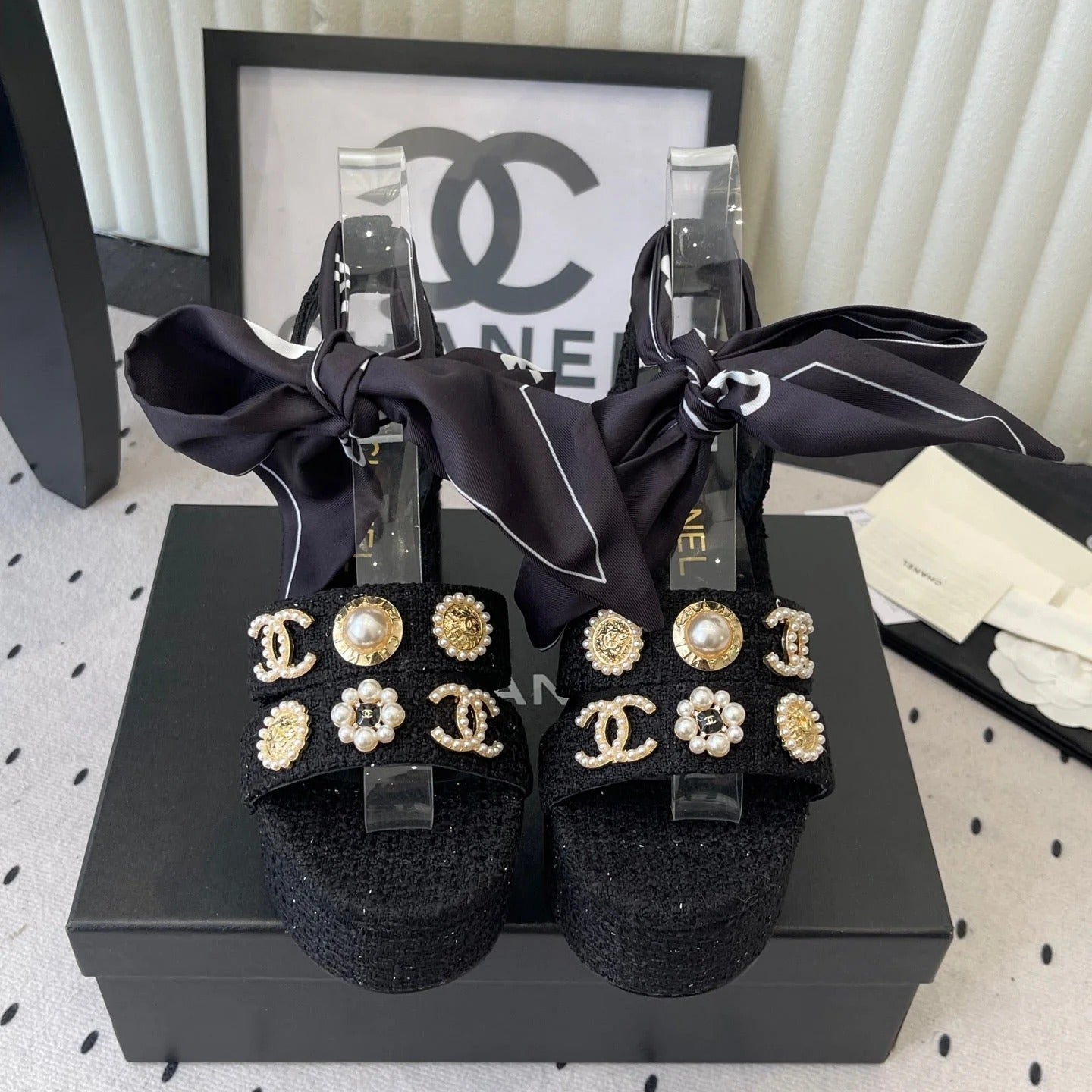 CC 26s Platform Sandals 75 Black Tweed Mixed Gold Charm 650088