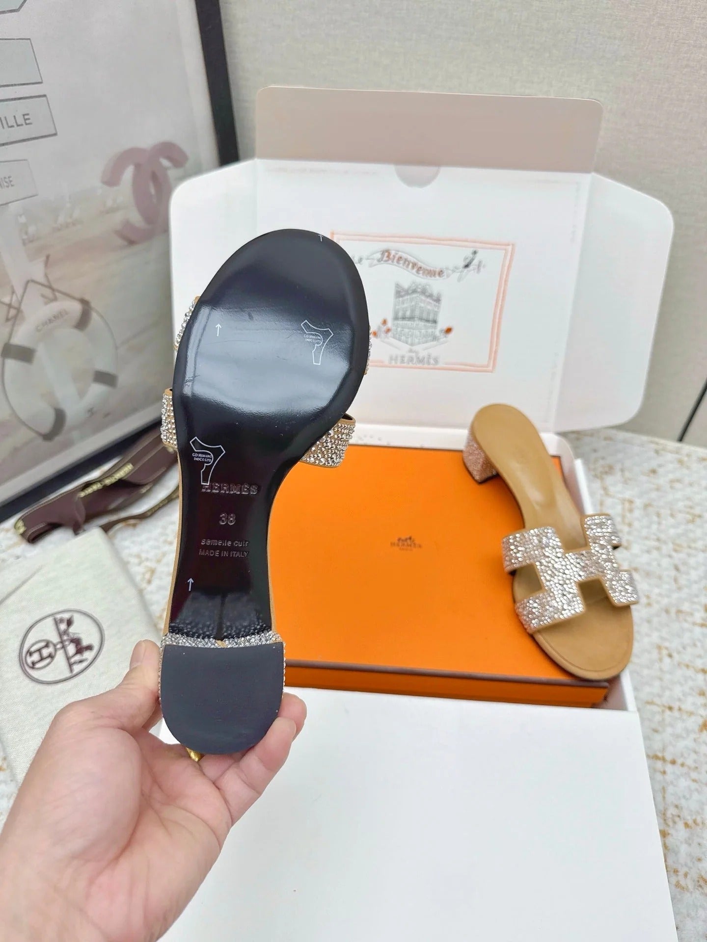 HM 26ss Oran Sandals 50 Beige Gold Crystal Cowhide 625251