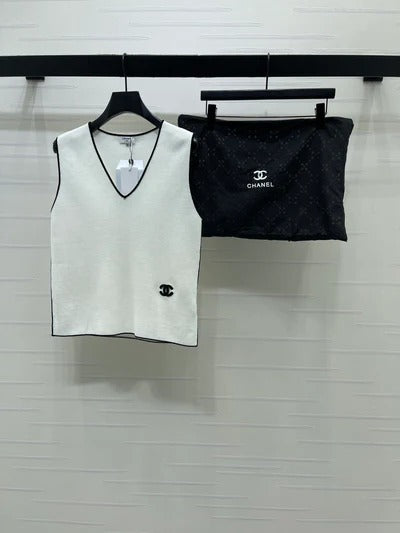 Chanel 2026Knitted V-neck Vest Black Cotton 356406