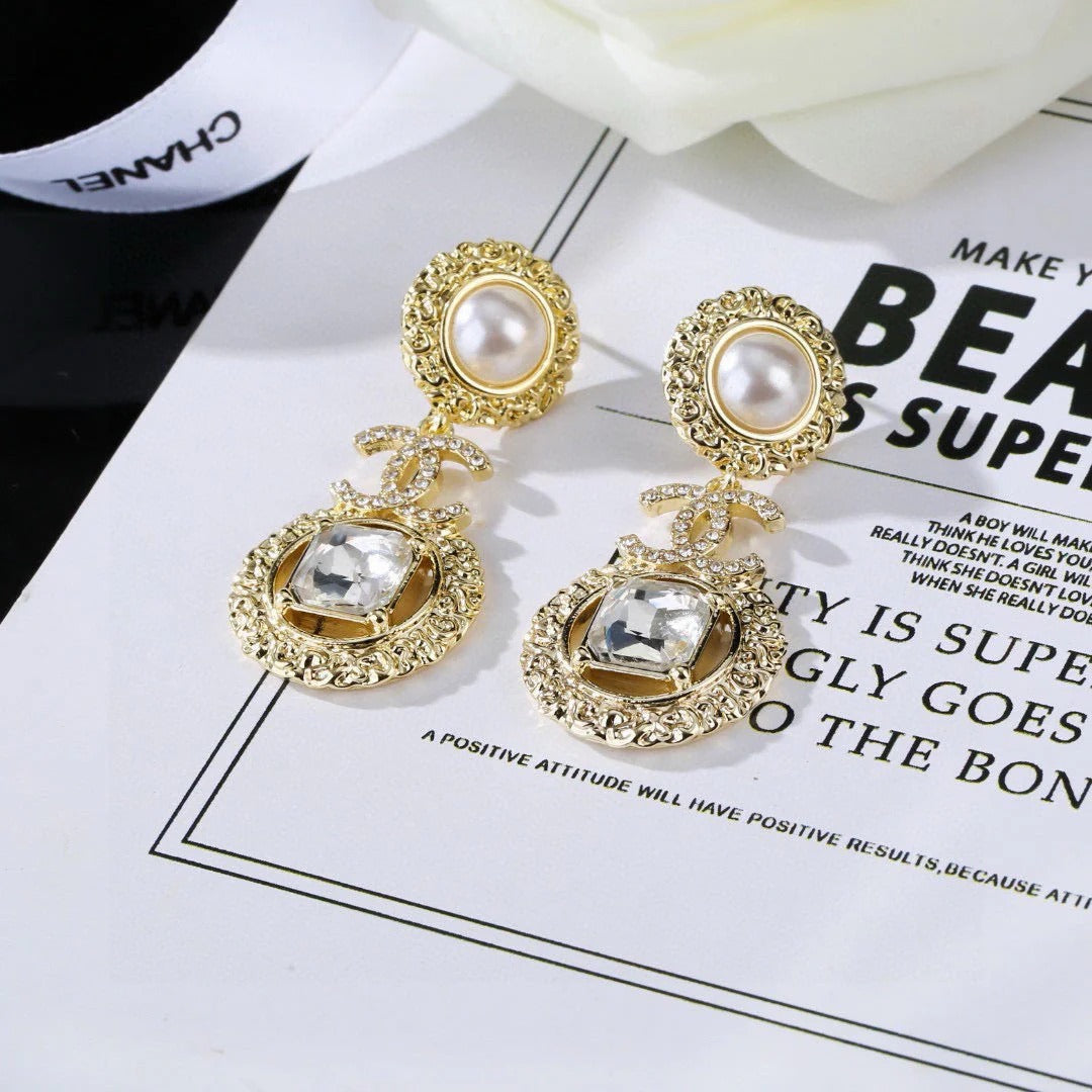 CC Gorgeous Gold Diamond Pearl Earring