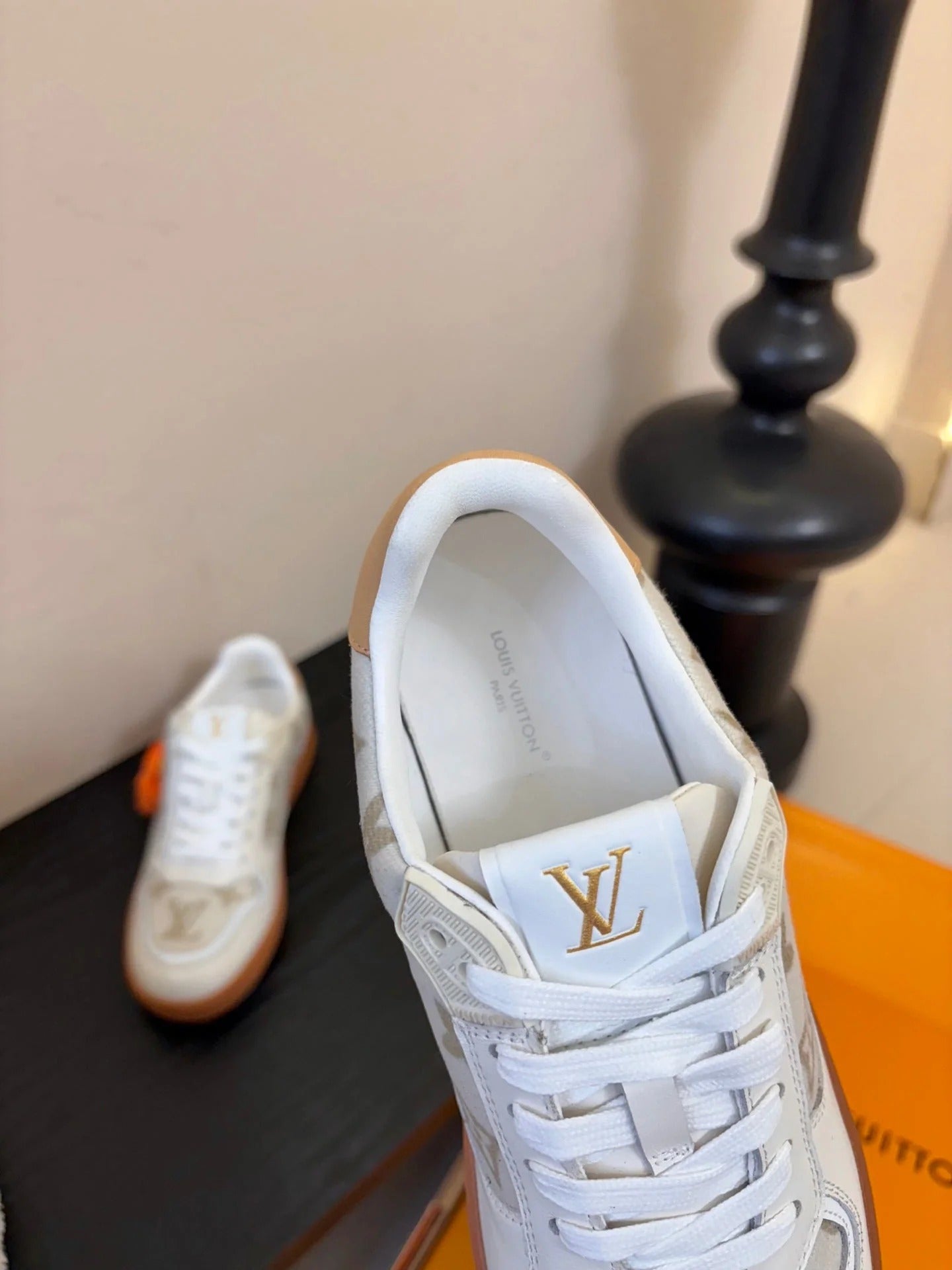 LV 26ss Lagoon Sneaker White Beige Cowhide 627299