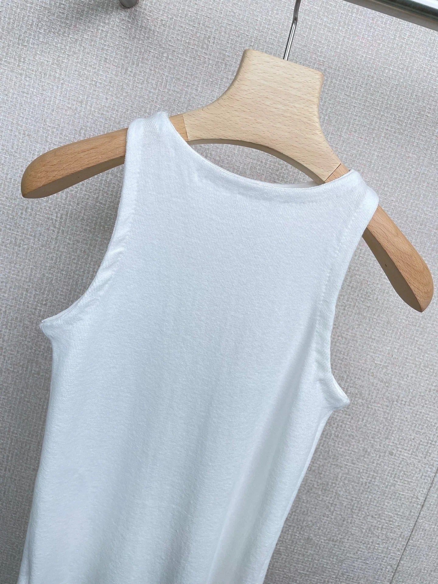 MIUMIU SLEEVELESS TOP STYLE 289