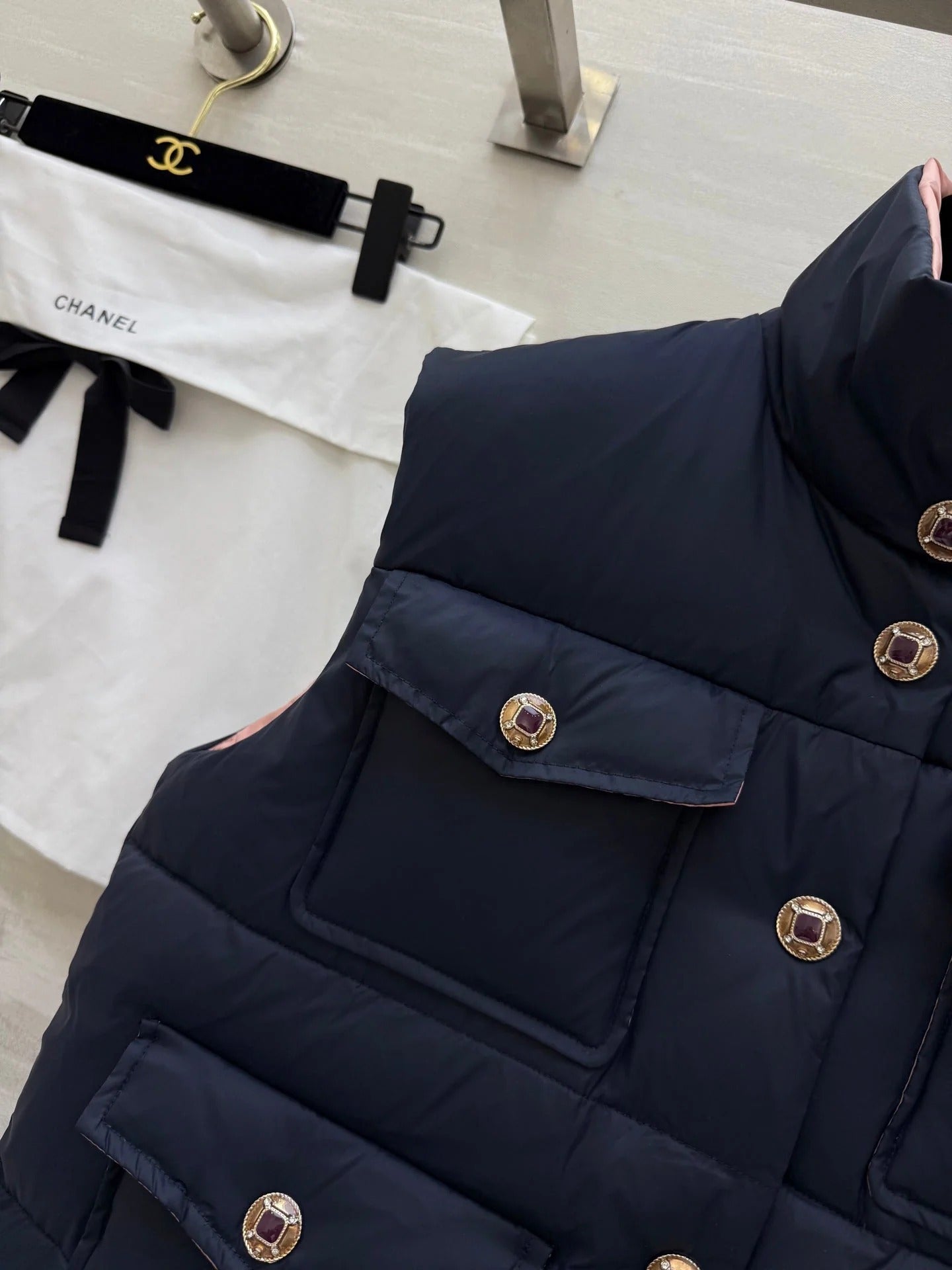 CHANEL 25S DOWN VEST 482