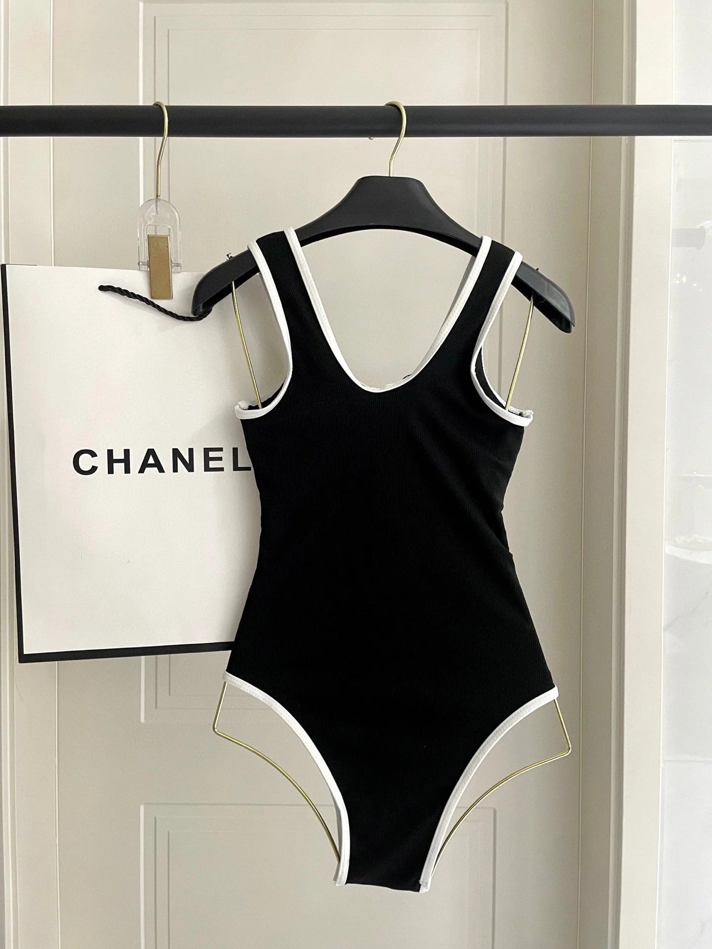 CC BIKINI SWIMSUIT SET IN BLACK AND WHITE TRIM 604255