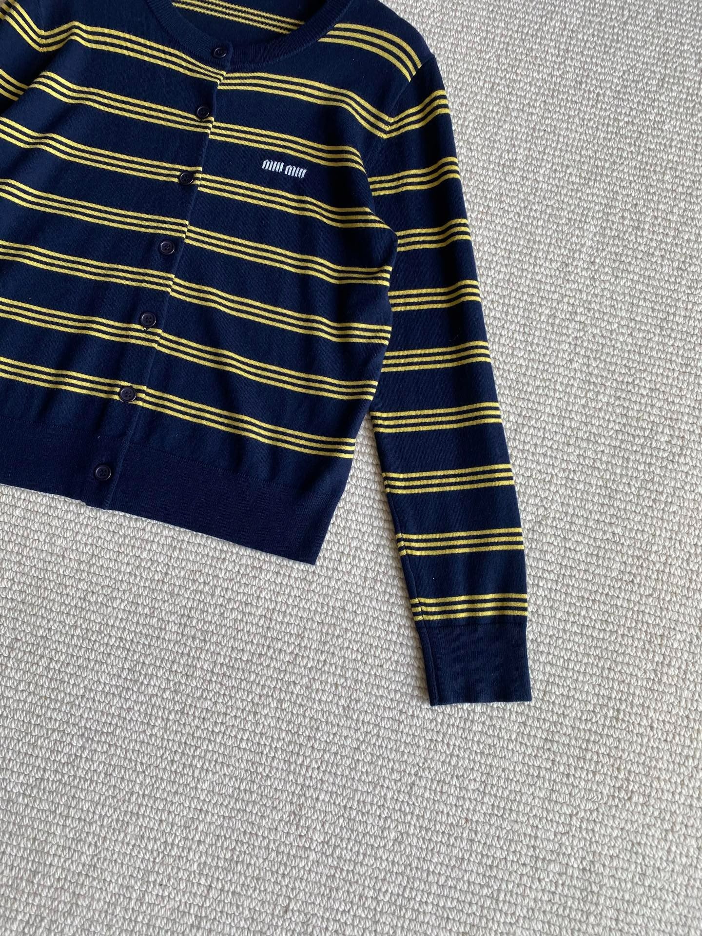 MIUMIU CARDIGAN STYLE 129