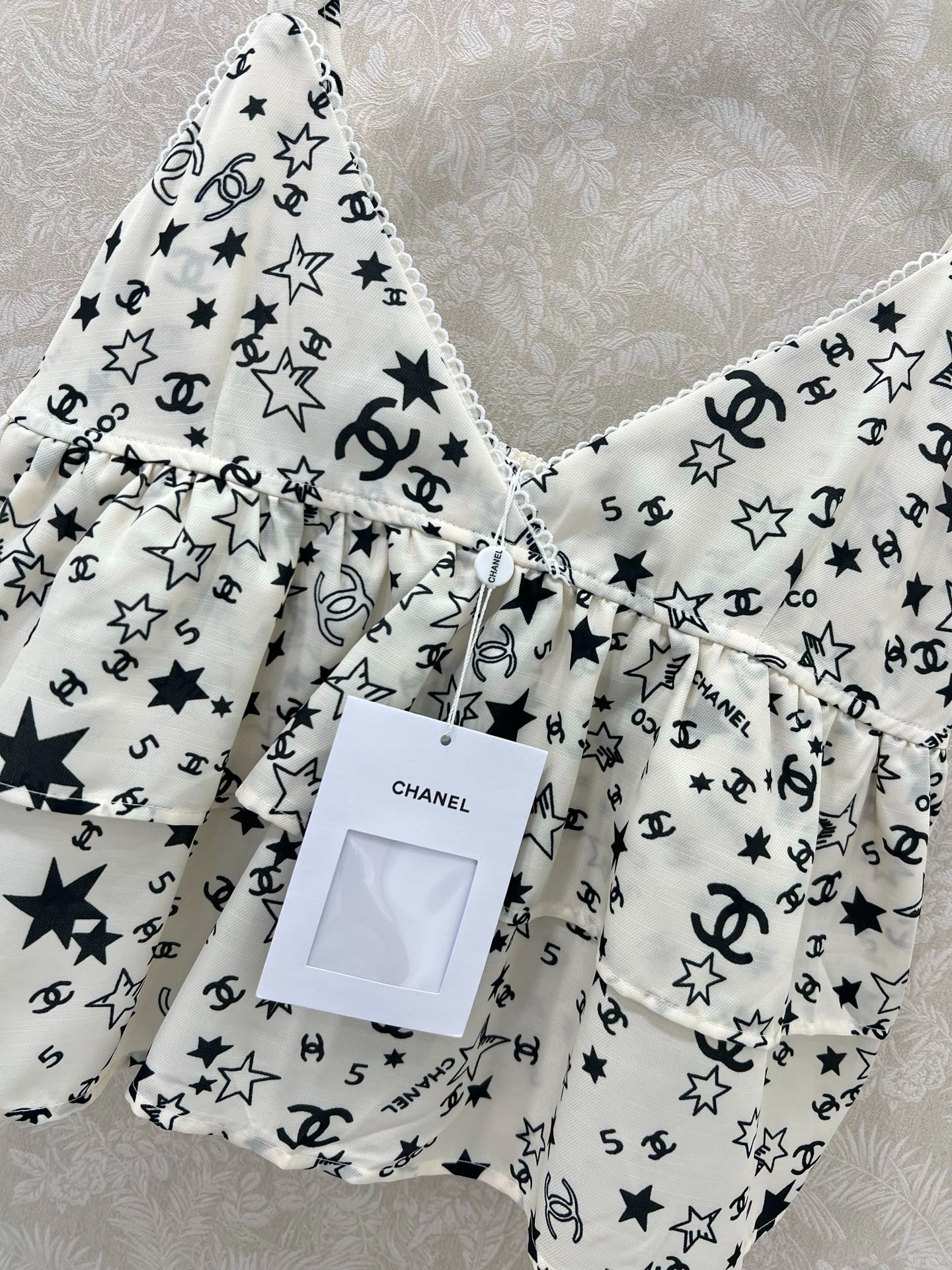 CHANEL SPAGHETTI STRAP TOP 275060