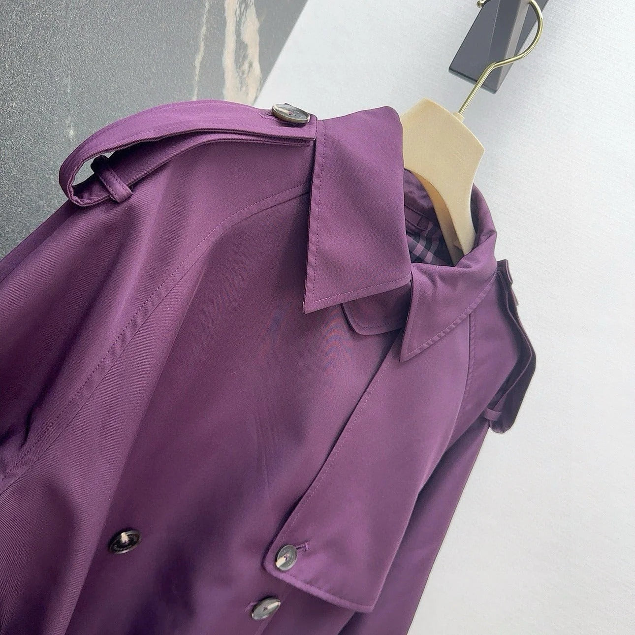 BURBERRY 25S DOUBLE-BREASTED TRENCH COAT 147