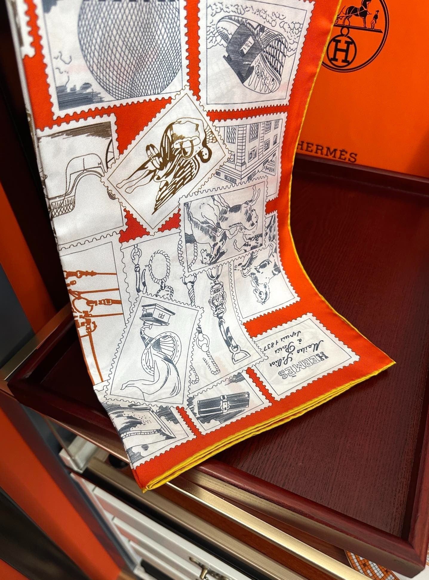 HERMES 25S SCARF 90 IN SILK 732034