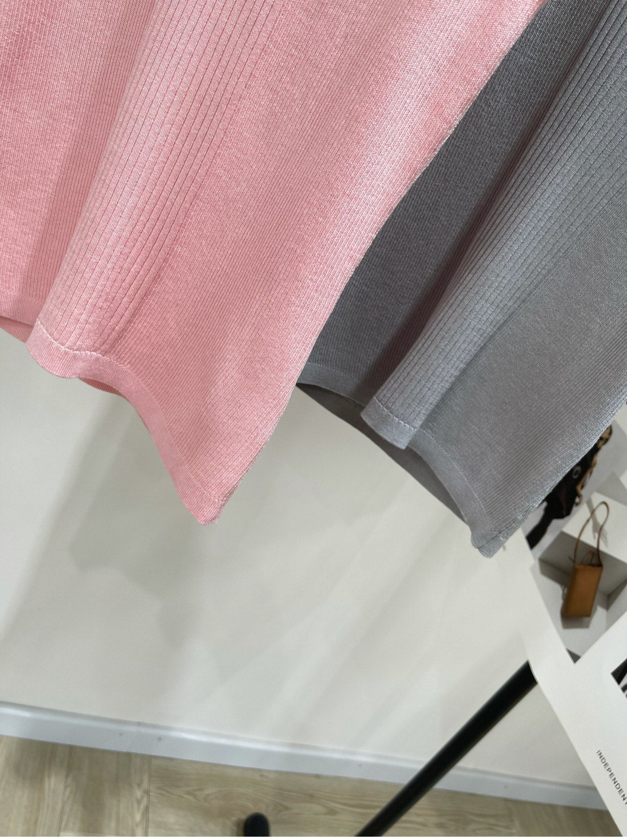 CHANEL SHORT-SLEEVE KNIT SWEATER 259270