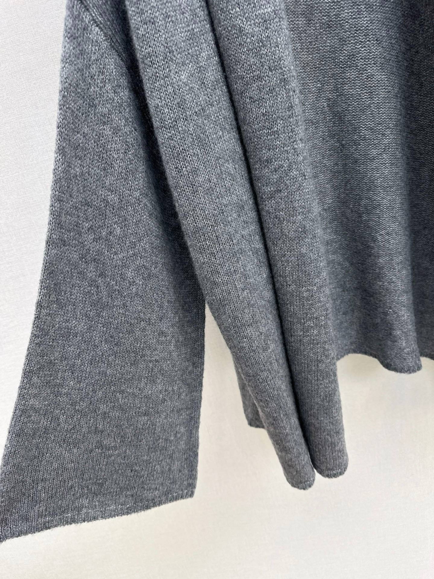 HERMES 25S OVERSIZED CARDIGAN 149