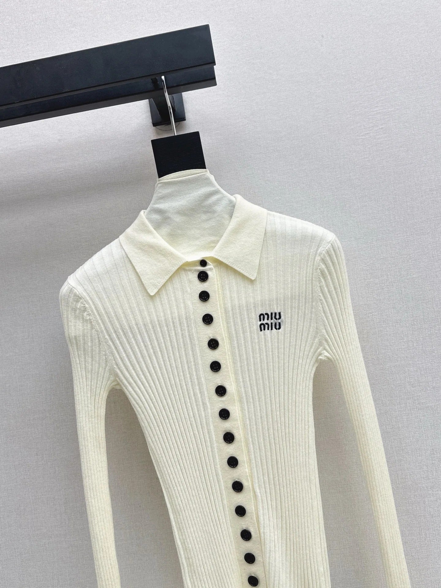MIUMIU POLO SWEATER STYLE 830