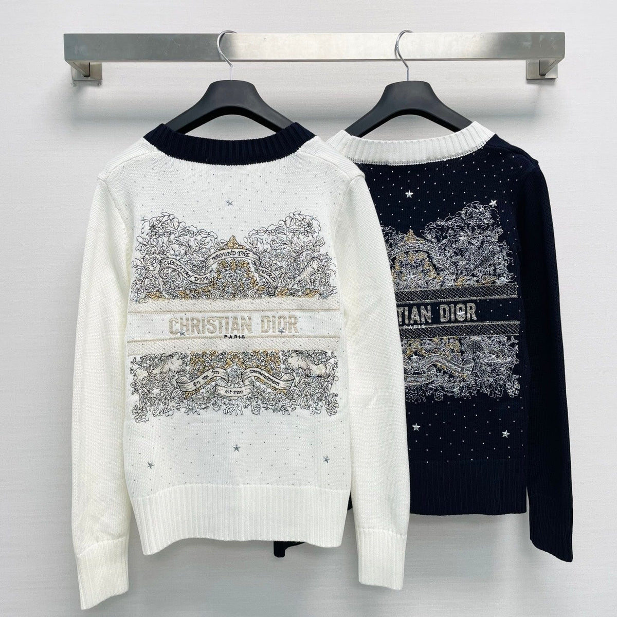CD 26FW V-Neck Logo-Embroidered Knit Cardigan Wool 440378