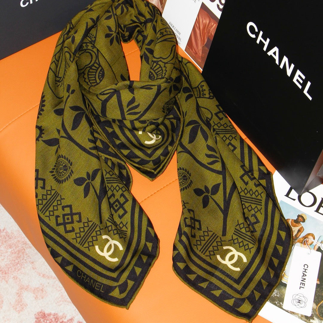 CC 2026 Square Scarf 140cm Cashmere Silk 550804