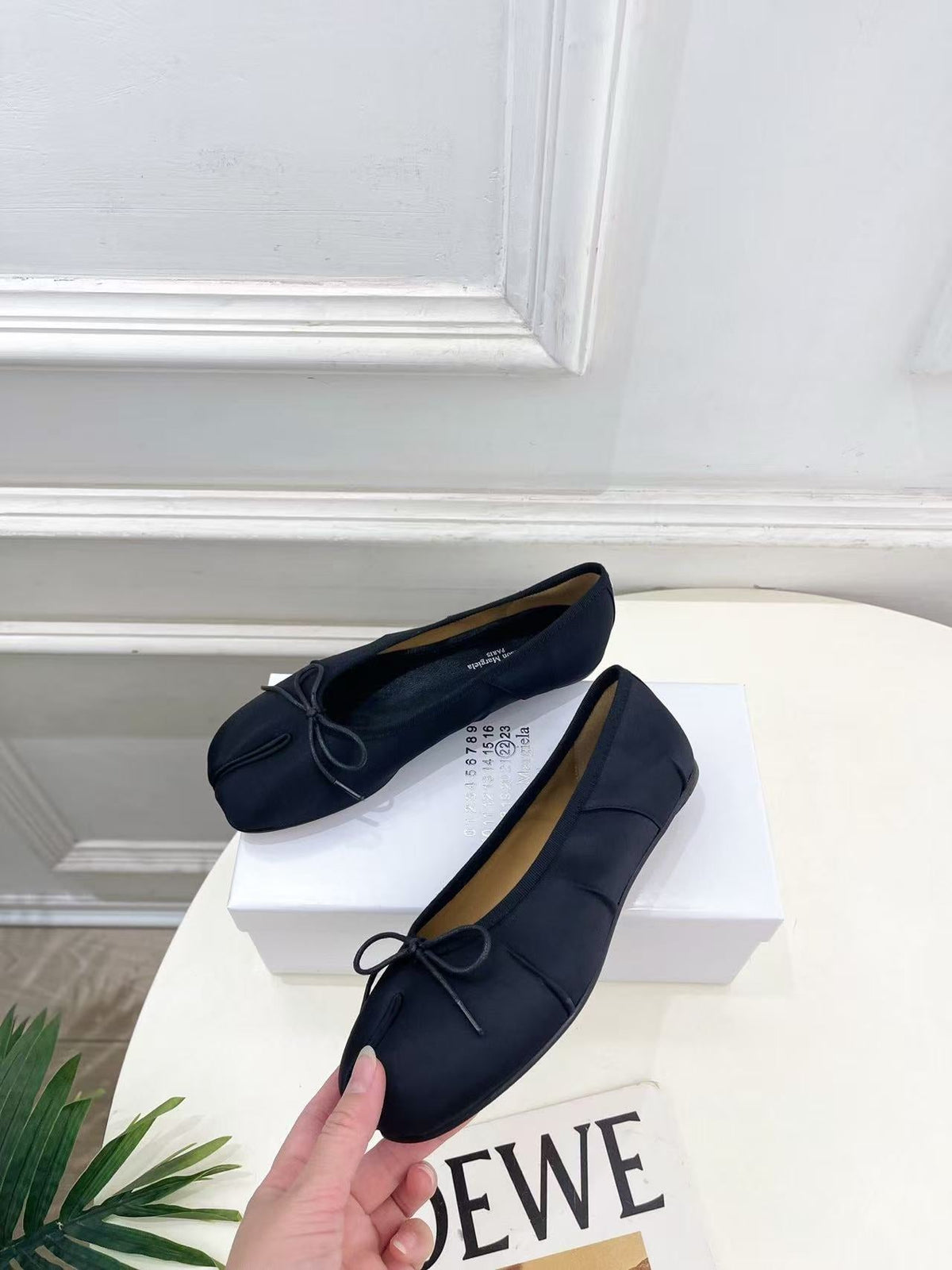 MM 26s Split-Toe Ballet Flats Black Silk