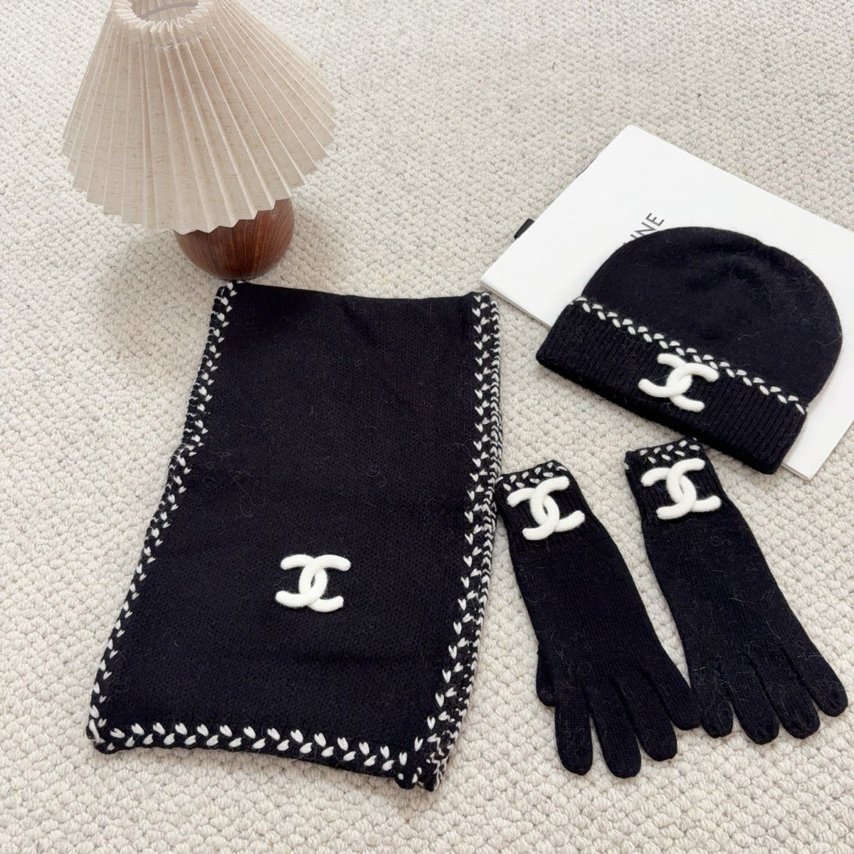 CC Hat Scarf Gloves Set 563594