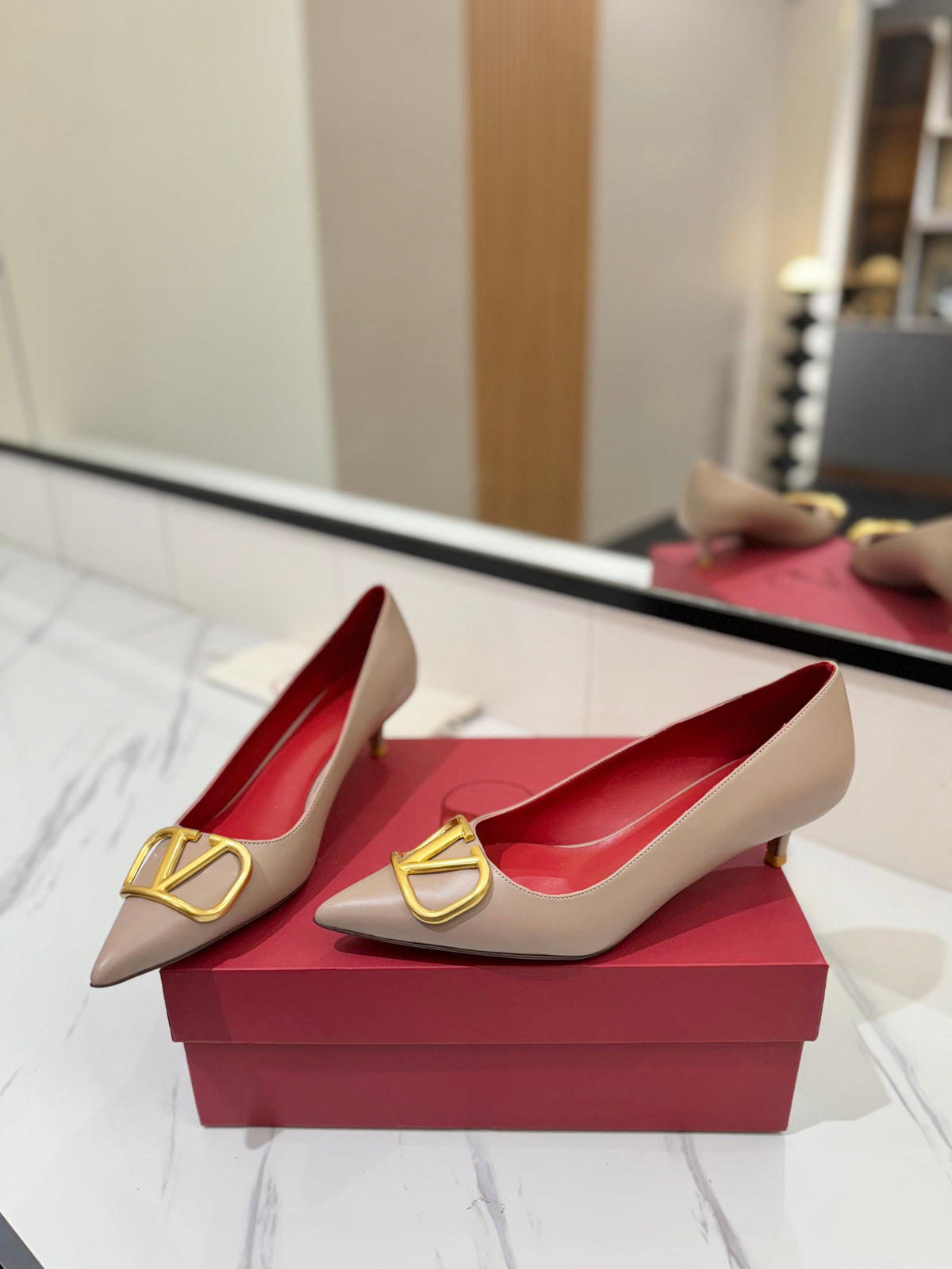 Valentino 26S High Heels 4.5cm In Beige Smooth Calfskin With Gold Hardware