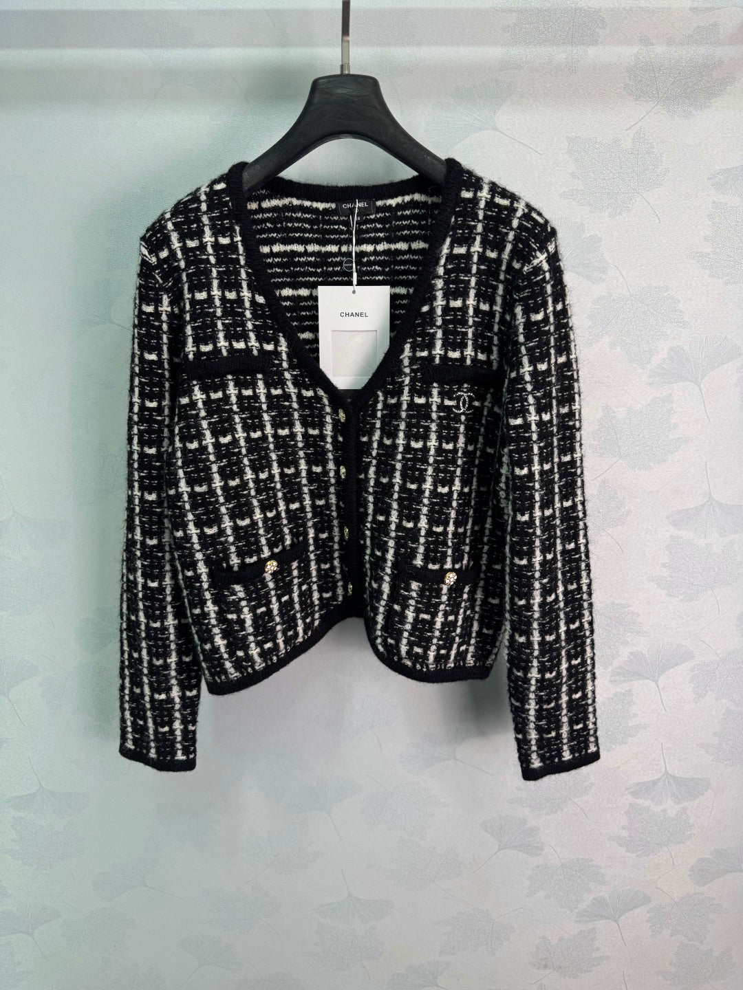Chanel 2026 V-neck Cardigan Tweed 449345