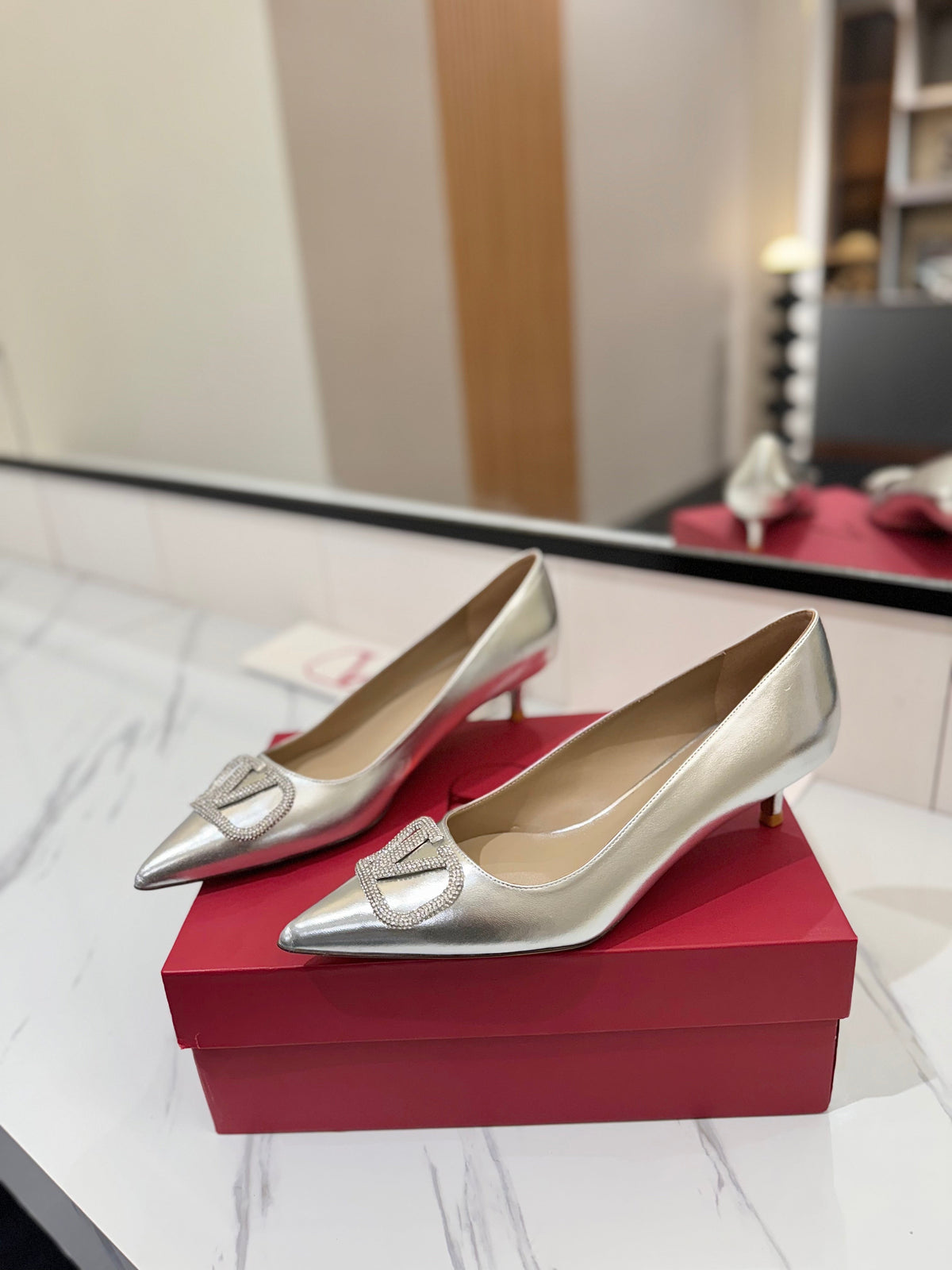 Valentino 26S High Heels 4.5cm In Metallic Silver Calfskin With Vlogo Crystal