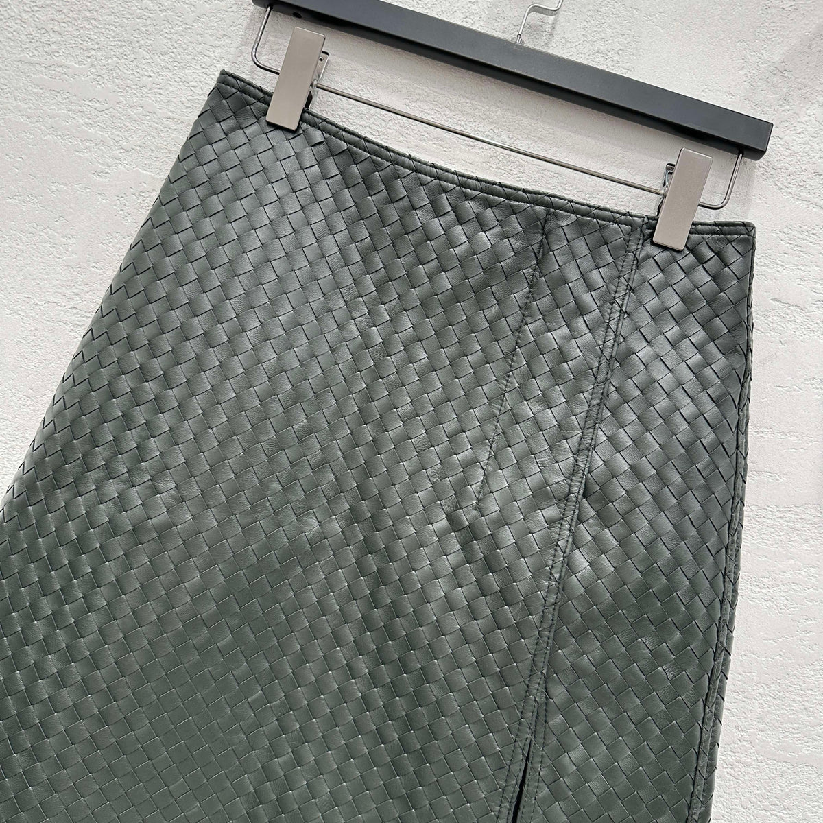 BV 26ss Skirt in Dark Green Lambskin