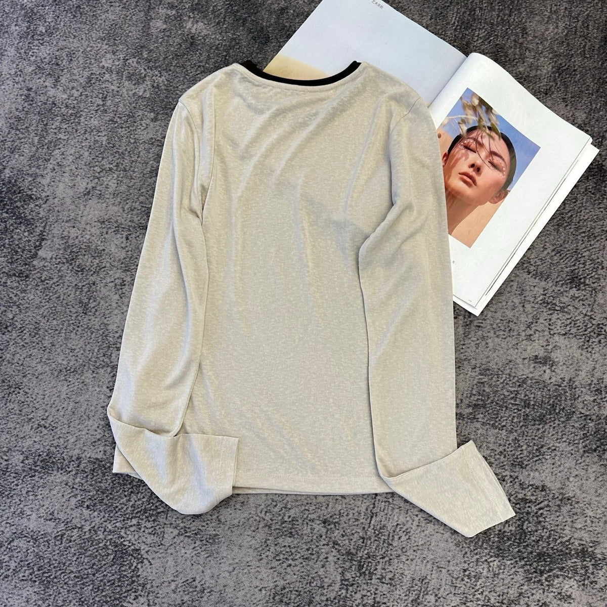Miu 26FW Long-Sleeved T-Shirt Contrast Crew Neck Embroidered Logo Lyocell 446403