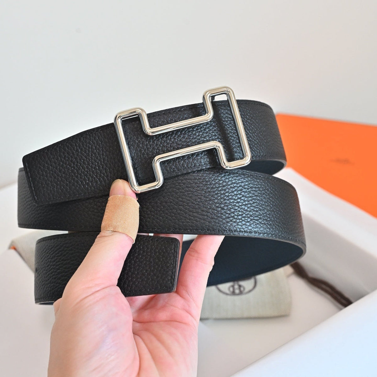 HM 26FW Reversible H Belt 3.8cm Black Rain Cloud Gray Grained Leather 220417