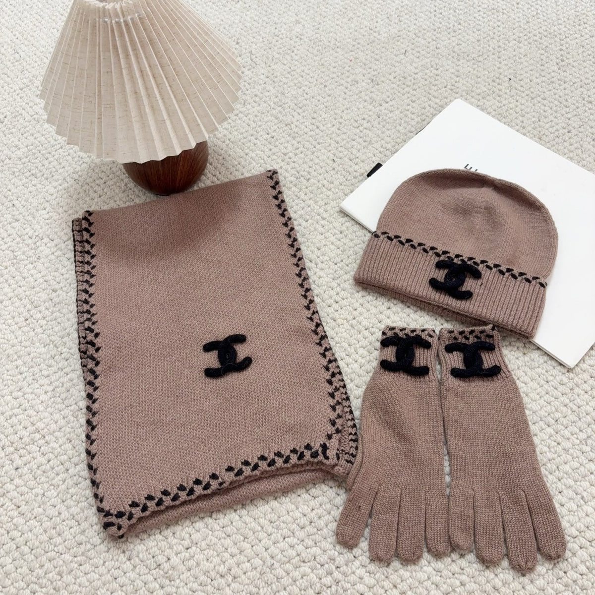 CC Hat Scarf Gloves Set 563594