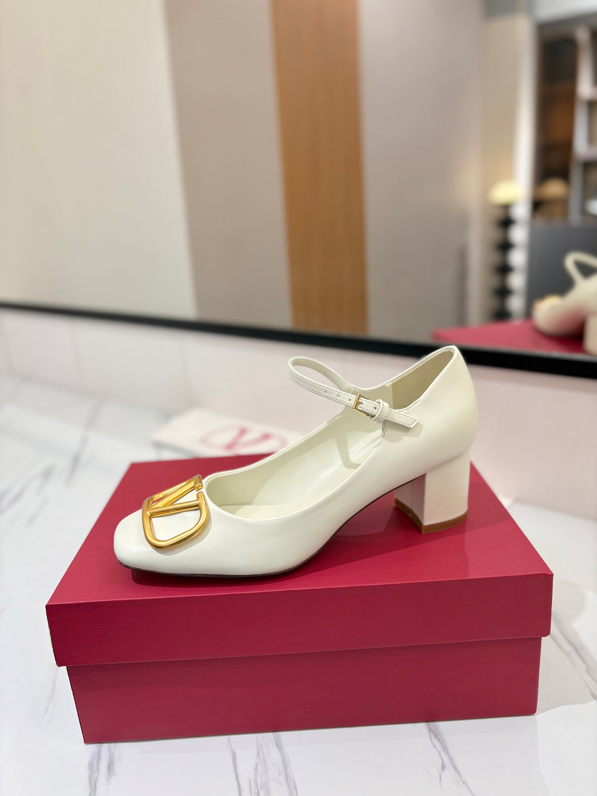 Valentino 26S Mary Jane Heels 6cm In White Smooth Calfskin With Gold Hardware