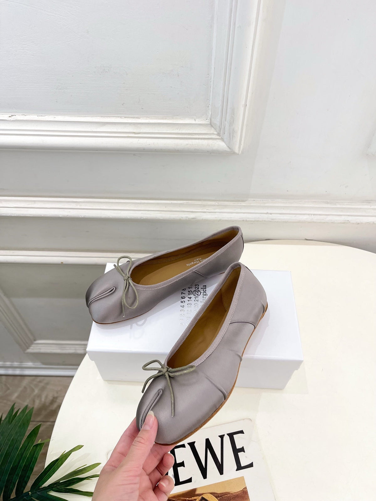 MM 26s Split-Toe Ballet Flats In Grey Silk