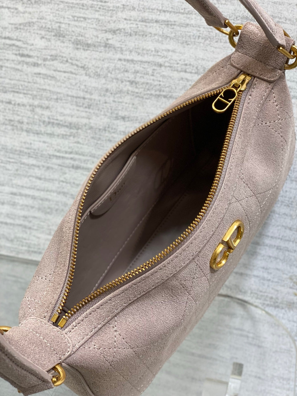Dior 2026 Quilted Leather Zippered Shoulder Bag 26cm Suede Leather 403691