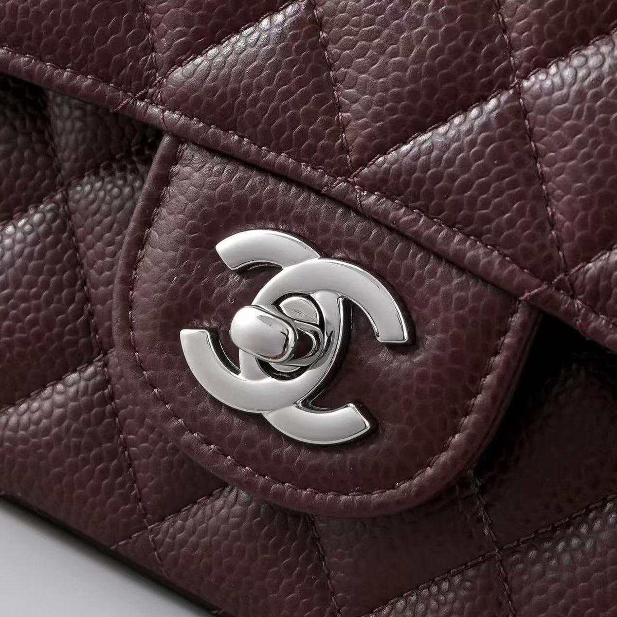 CC Classic Jumbo 25.5cm Burgundy Lambskin Silver Hardware