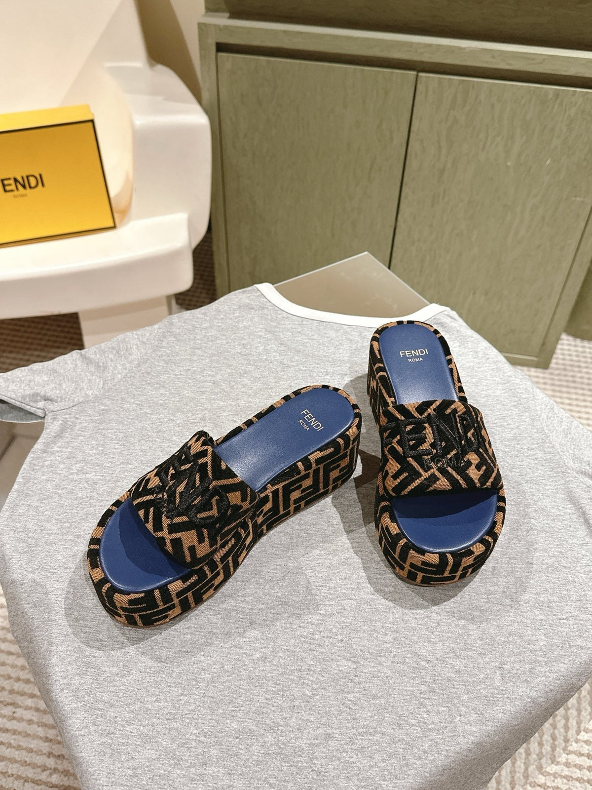 Fendi 26S Platform Sandals Brown And Black Fabric