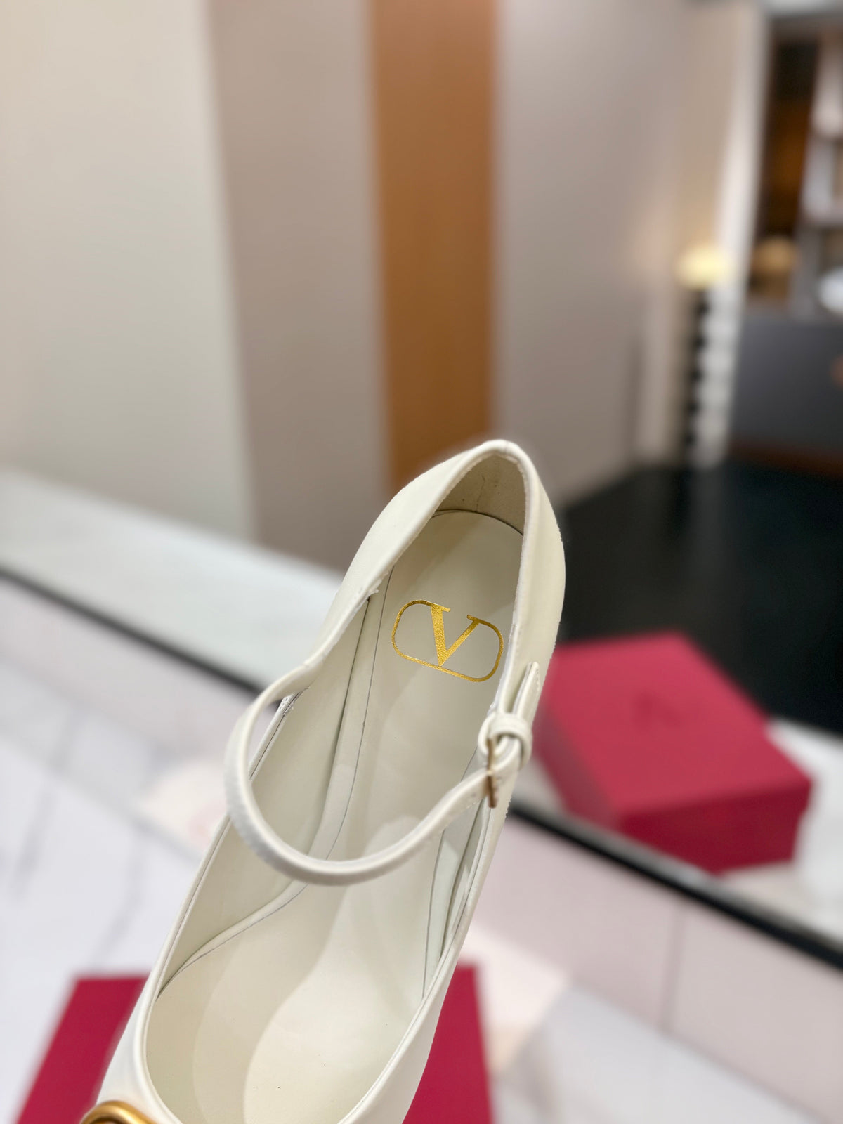 Valentino 26S Mary Jane Heels 6cm In White Smooth Calfskin With Gold Hardware
