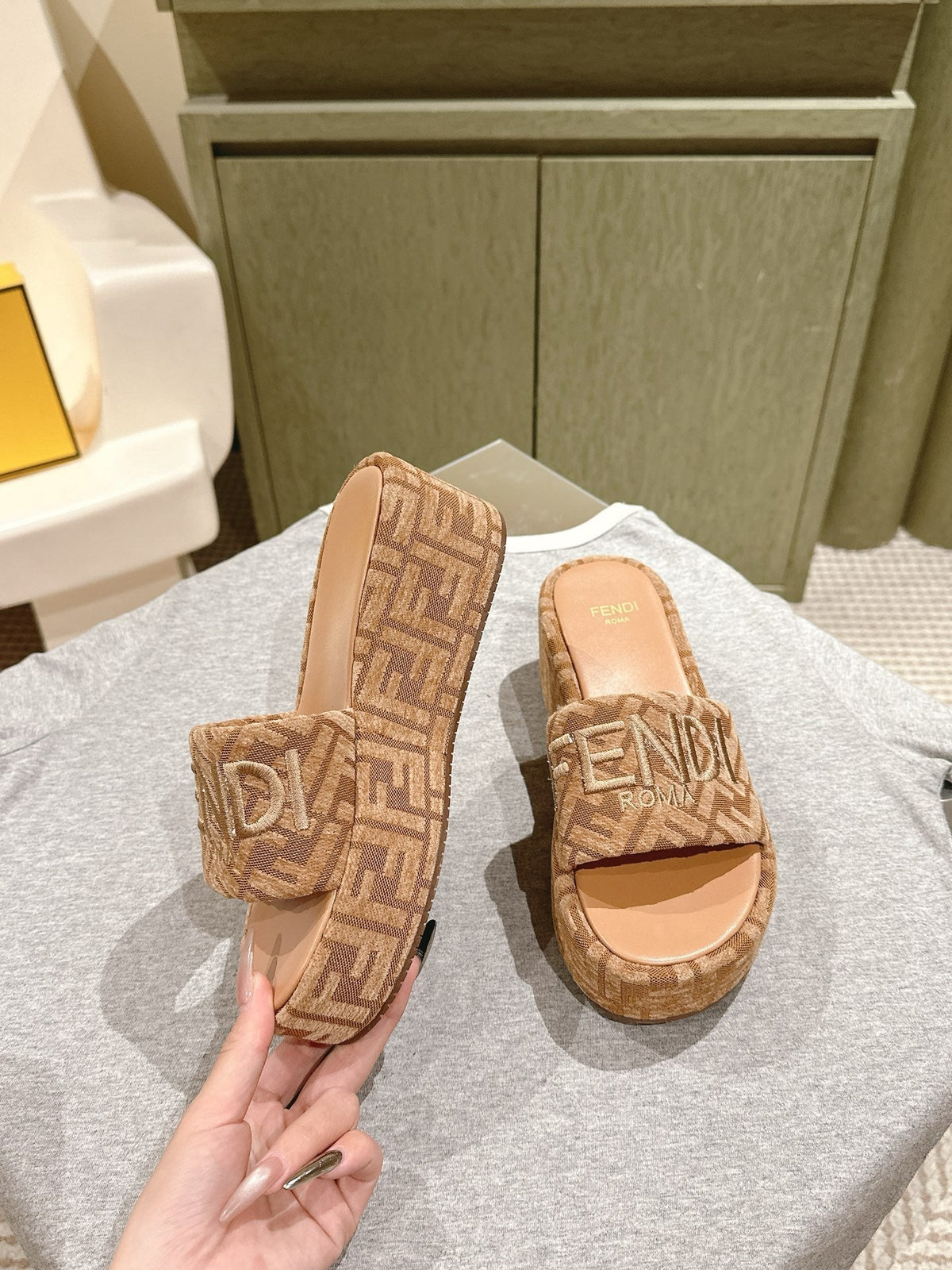 Fendi 26S Platform Sandals Brown And Black Fabric