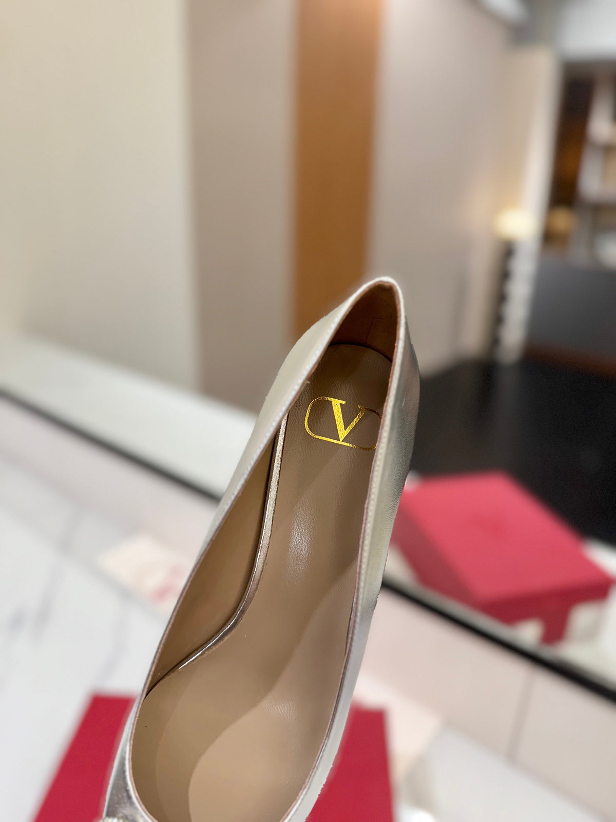 Valentino 26S High Heels 4.5cm In Metallic Silver Calfskin With Vlogo Crystal