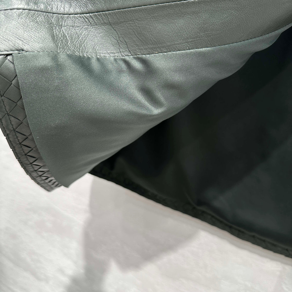 BV 26ss Skirt in Dark Green Lambskin