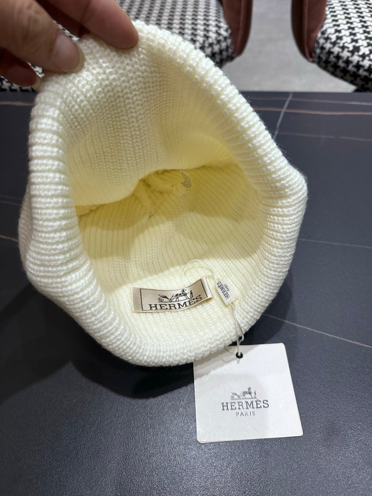 HM 26FW Beanie Hat Soft Stretch Knit 536132