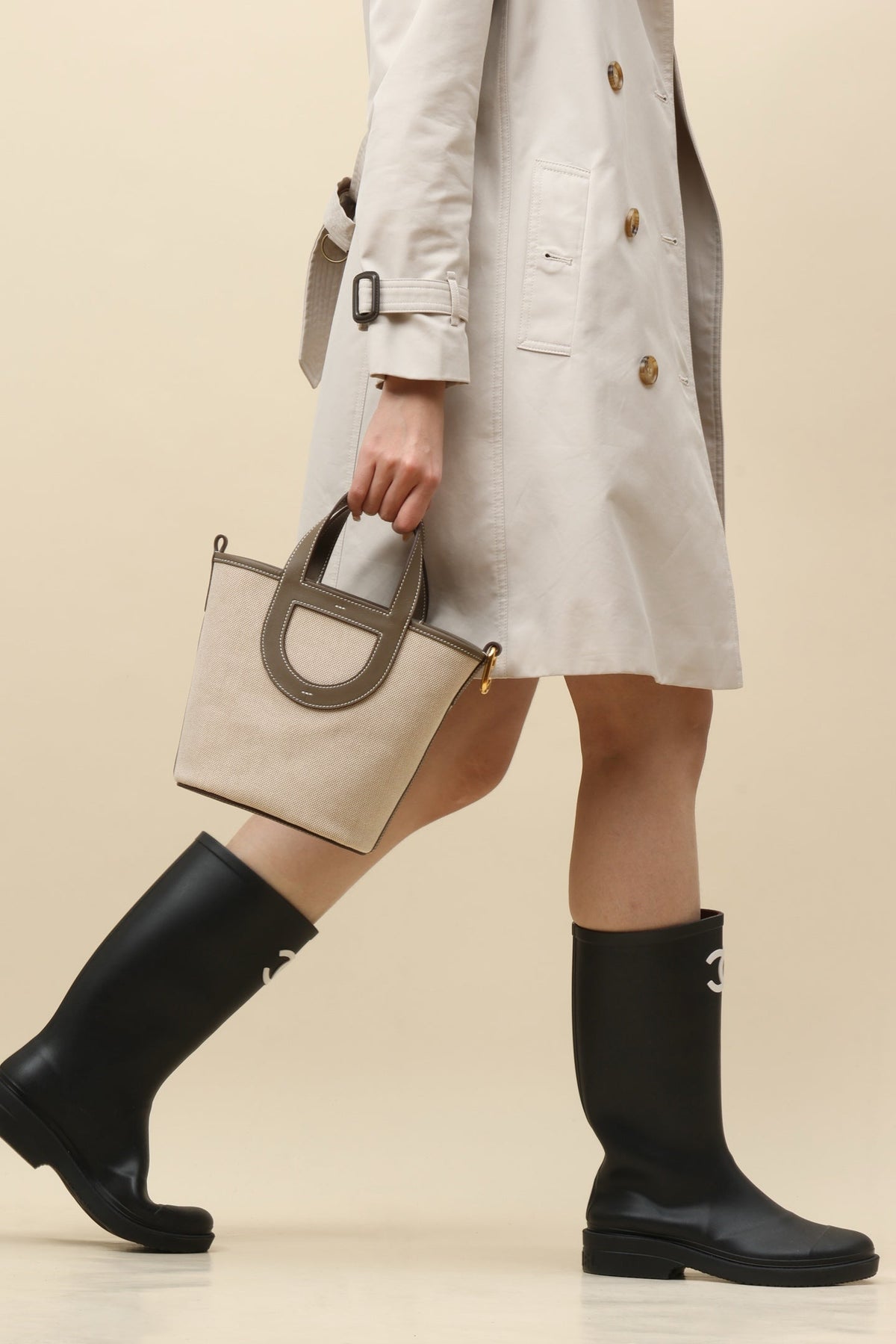 High-end Hermes 2026 In The Loop Bag 22cm Canvas Swift Calfskin