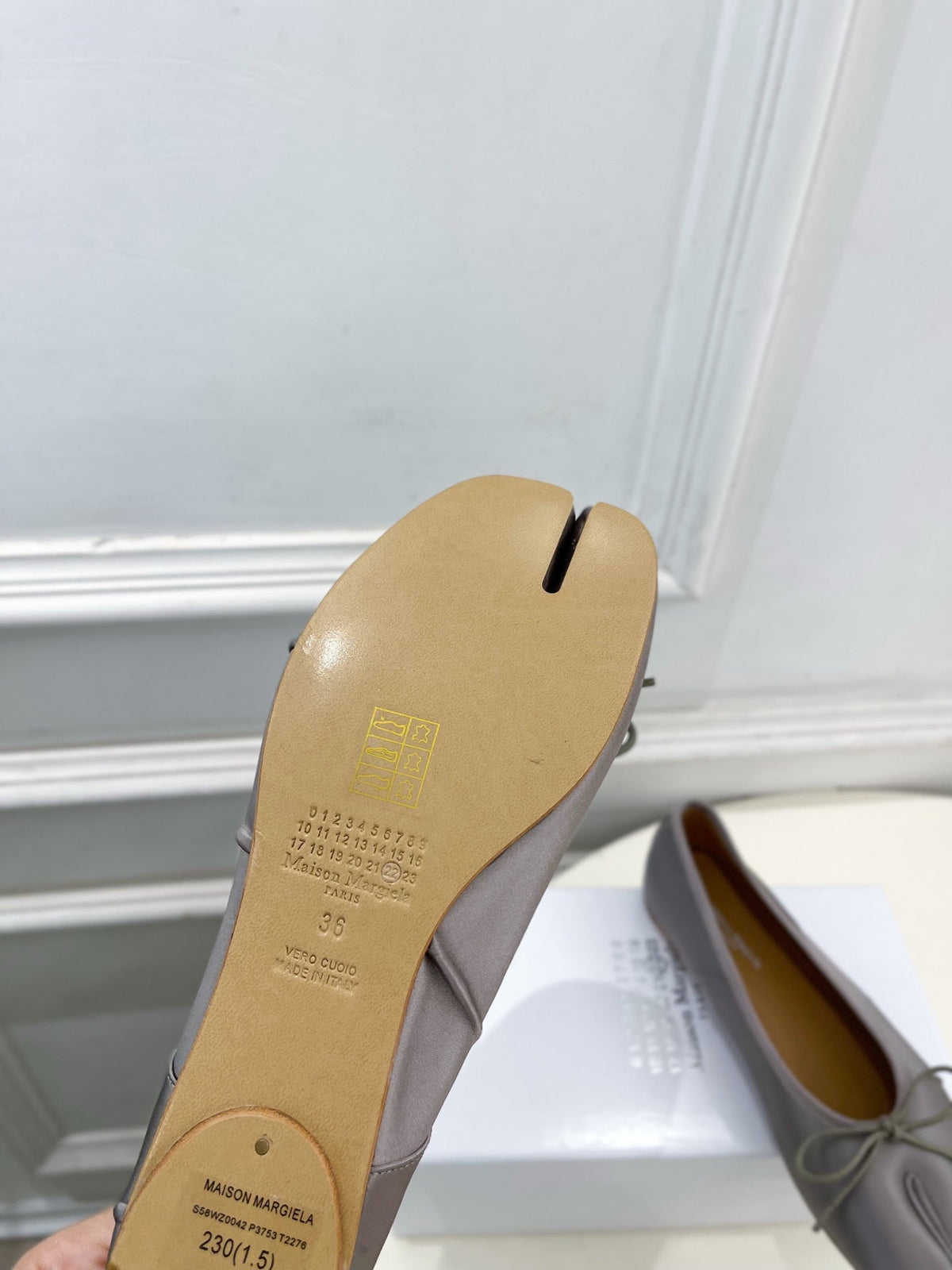 MM 26s Split-Toe Ballet Flats In Grey Silk