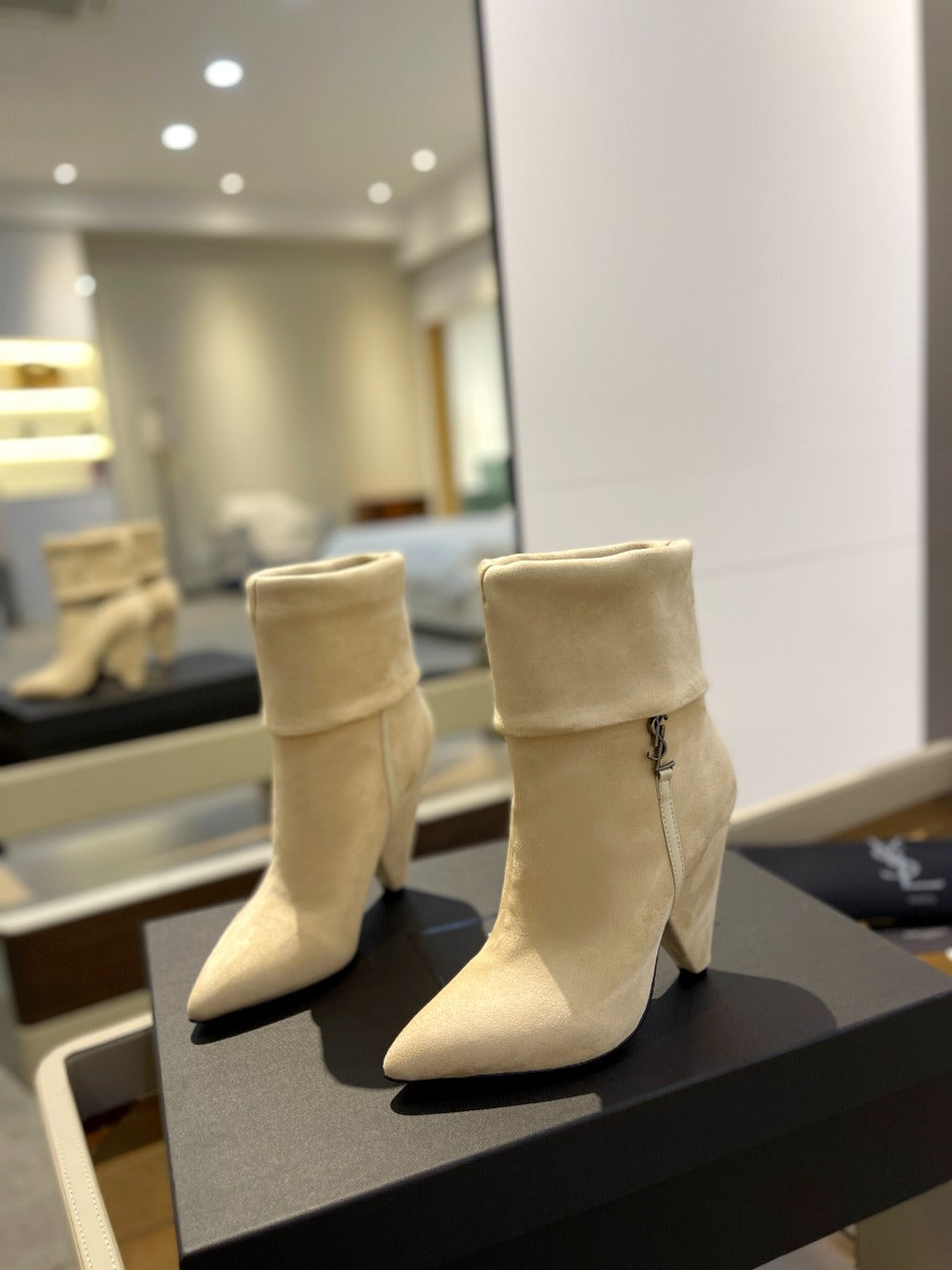 YSL 26s Niki Ankle Boots Beige Beige Suede 145338