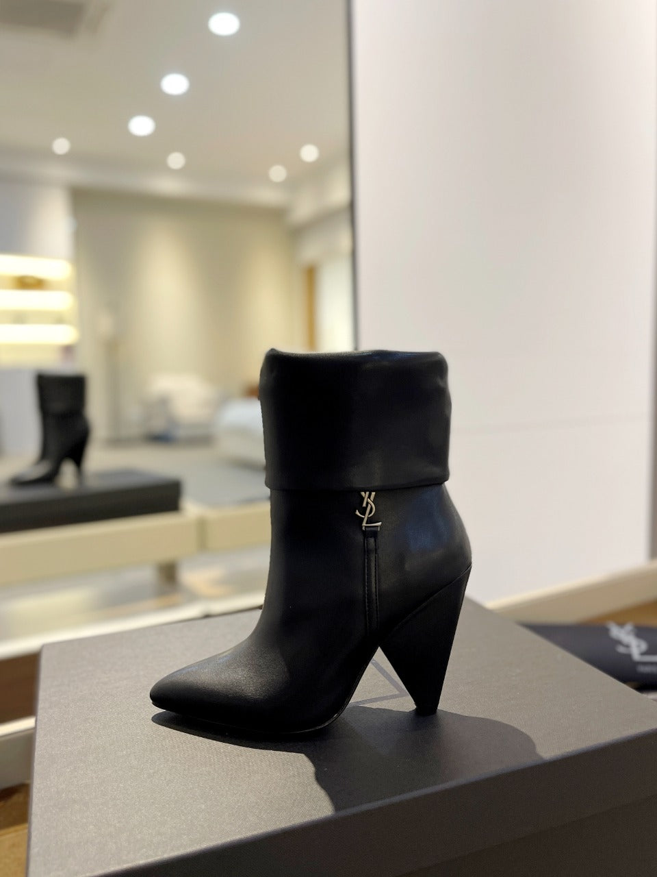 YSL 26s Niki Ankle Boots Black Black Leather 145339